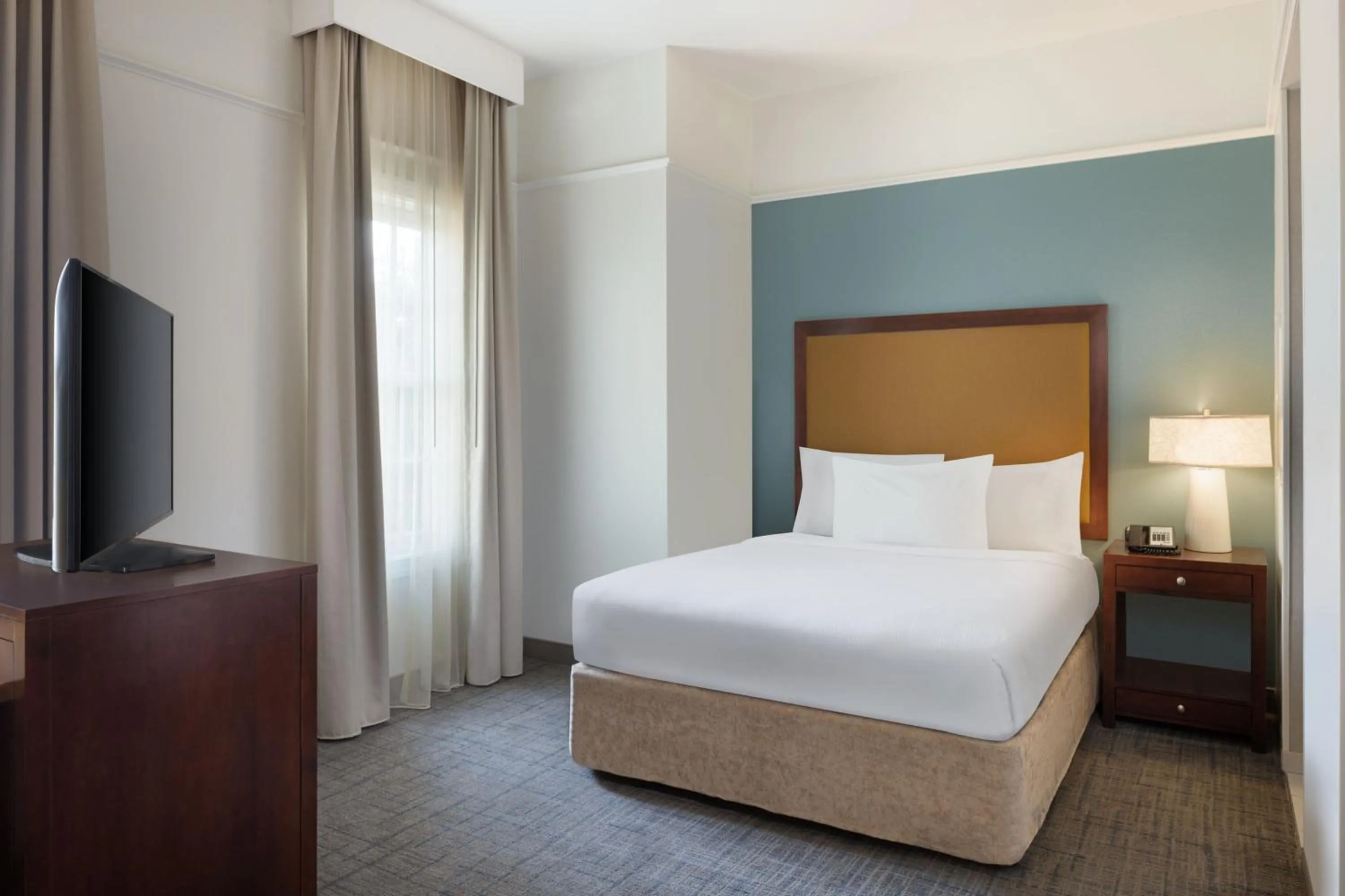 Bedroom, Bed in Residence Inn Savannah Downtown Historic District