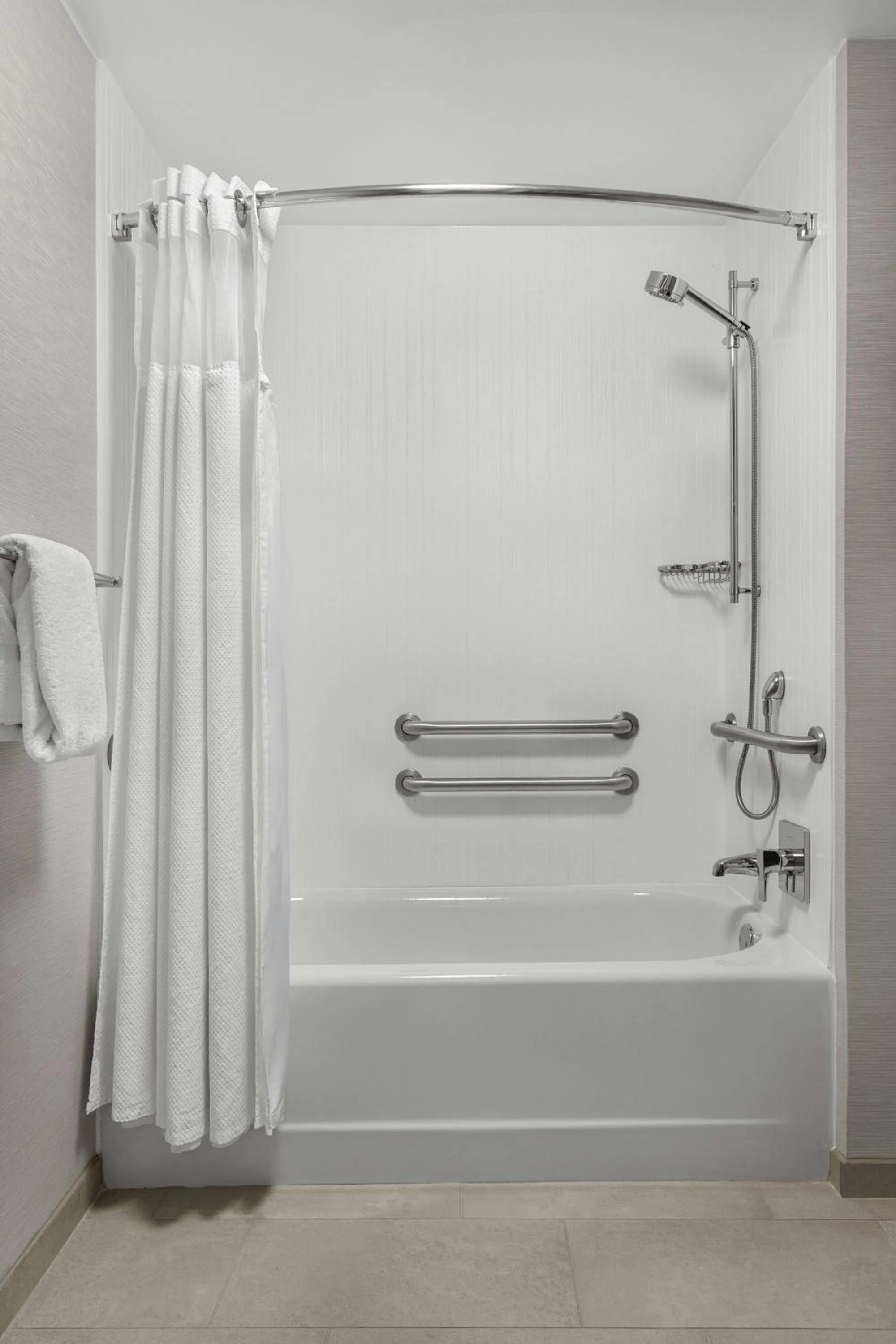 Bathroom in Courtyard Louisville Airport