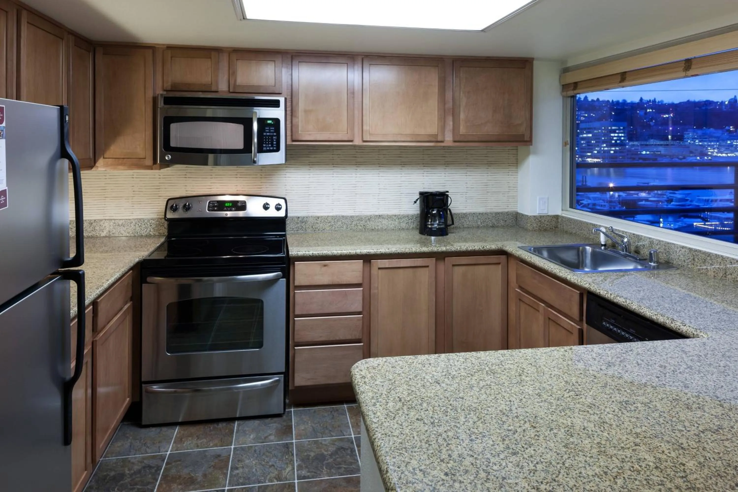 Kitchen or kitchenette in Residence Inn by Marriott Seattle Downtown/Lake Union