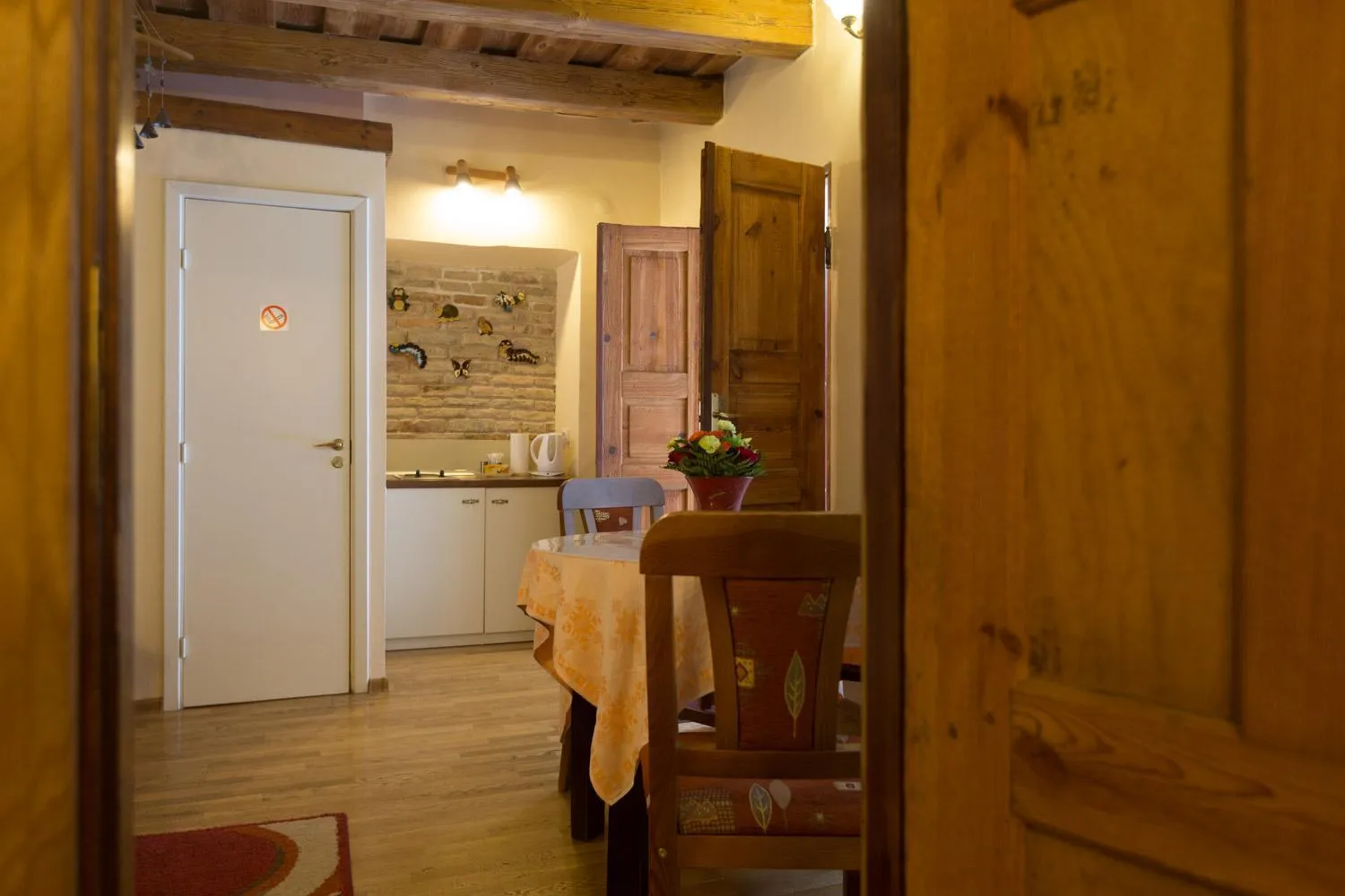 Kitchen or kitchenette in Bernardinu B&B House