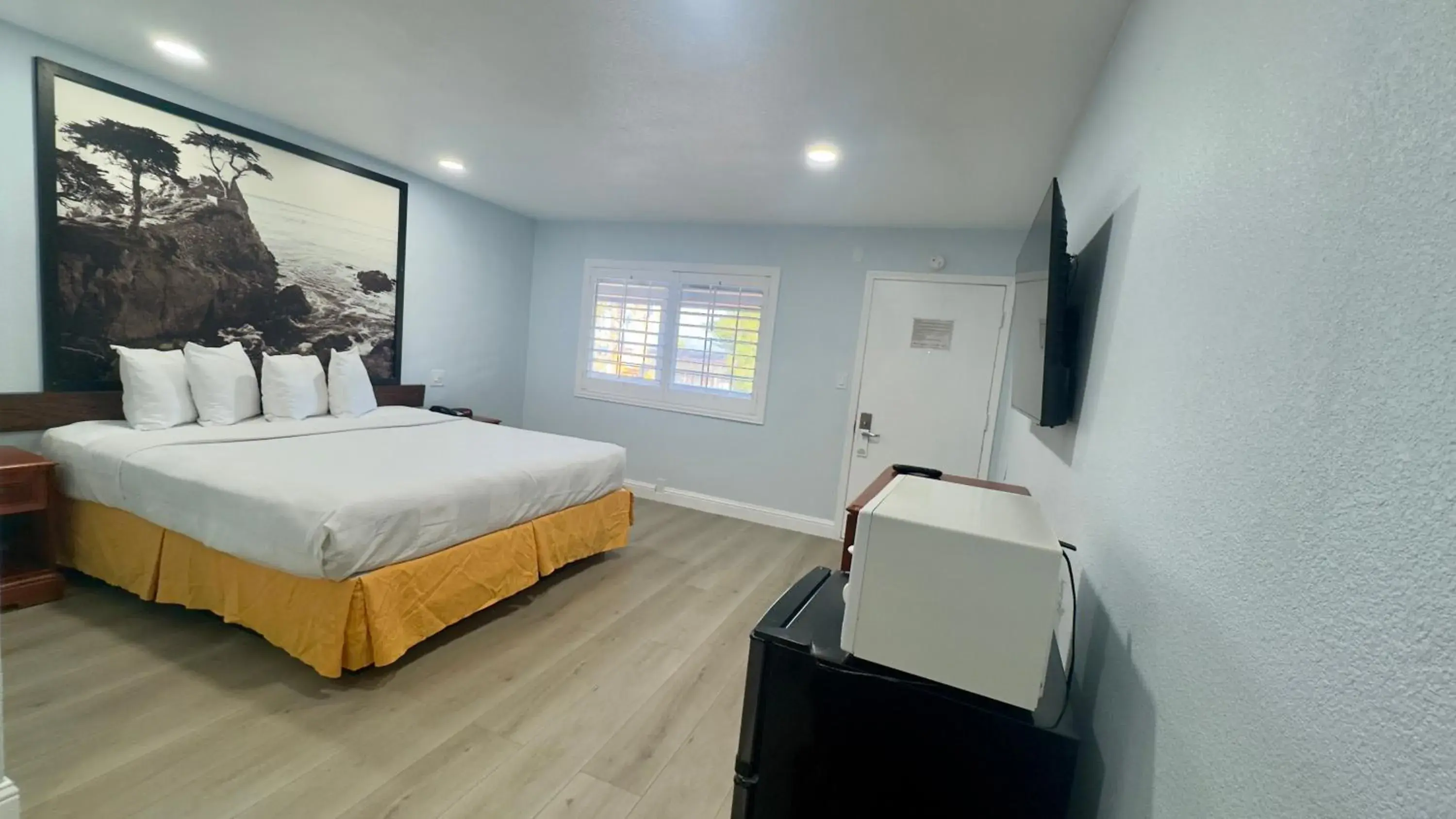 Bedroom, Bed in Pelican Inn Bedroom, Bed in Pelican Inn