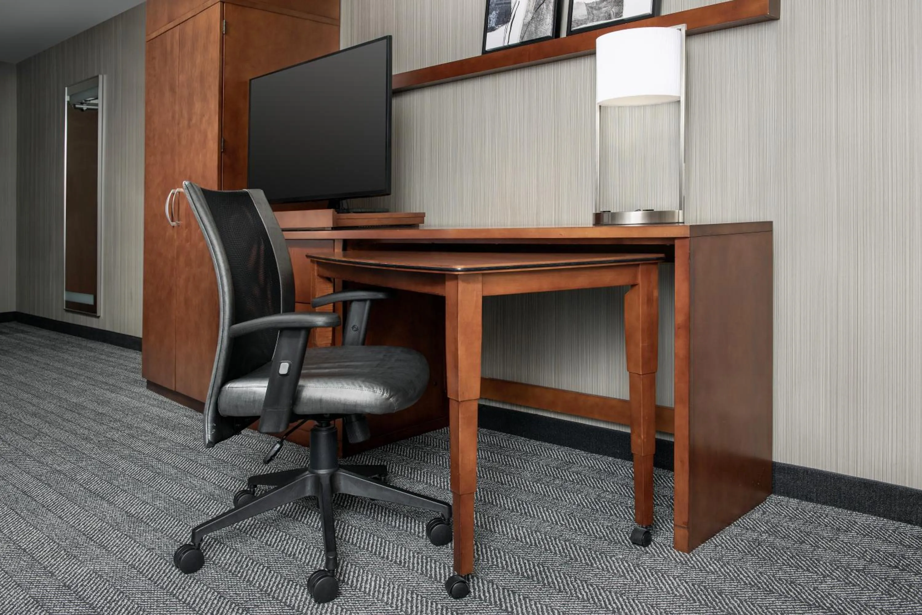 Business facilities in Courtyard by Marriott Seattle Kirkland