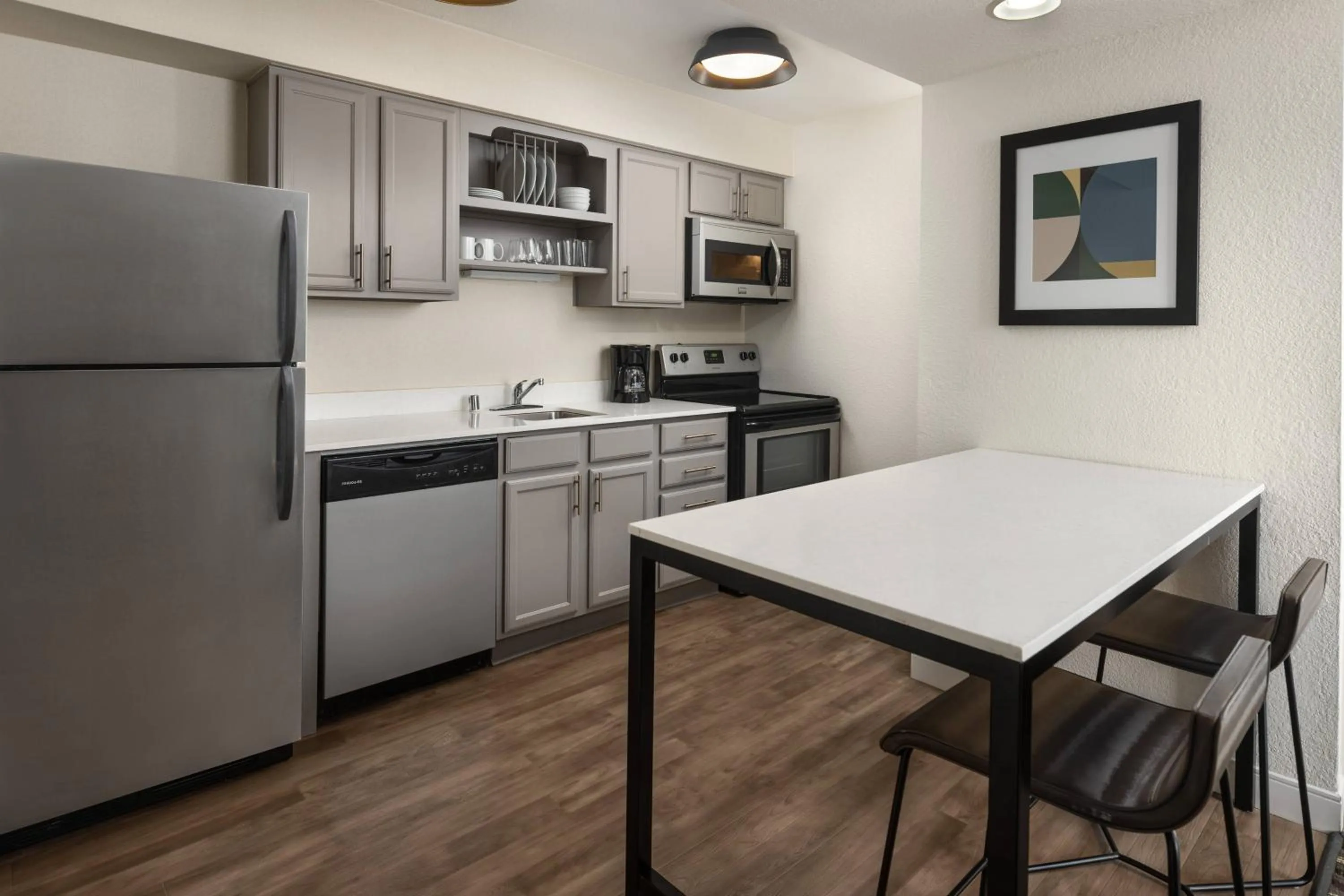 Kitchen or kitchenette in Residence Inn by Marriott San Francisco Airport San Mateo