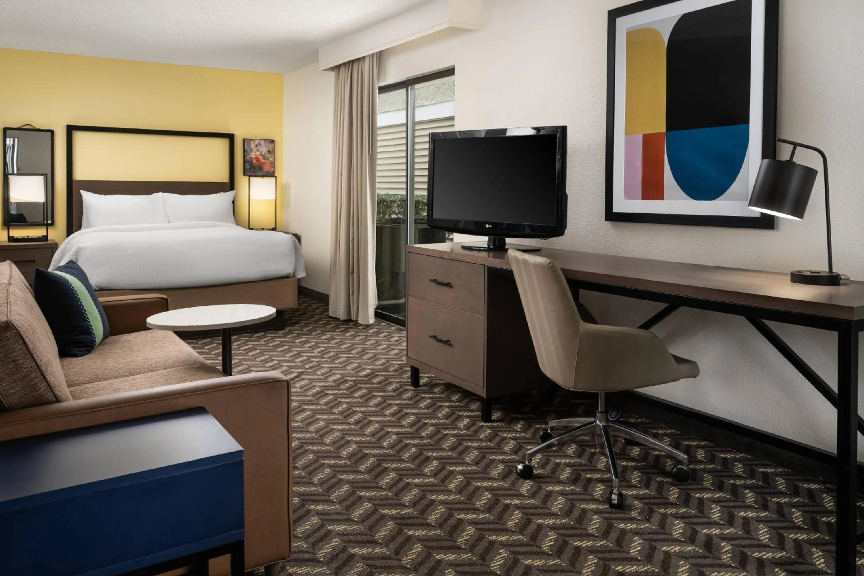 Photo of the whole room, Bed in Residence Inn by Marriott San Francisco Airport San Mateo
