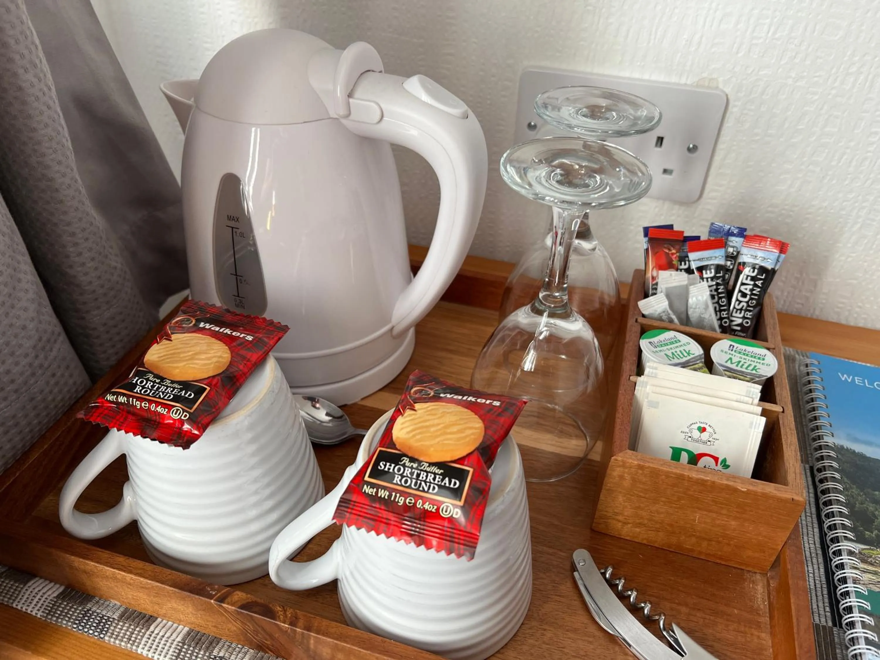 Coffee/tea facilities in Loch Eyre House