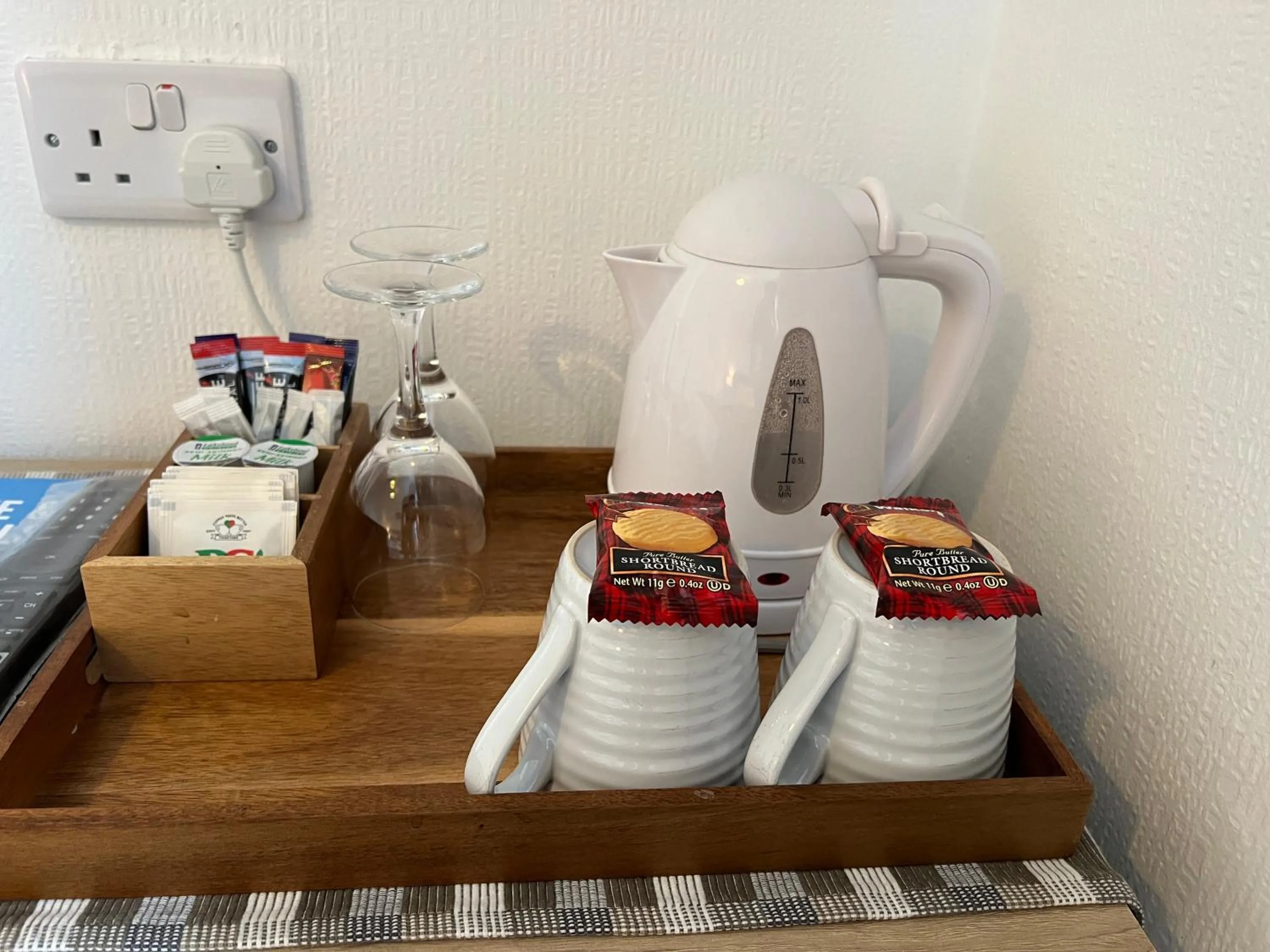 Coffee/tea facilities in Loch Eyre House