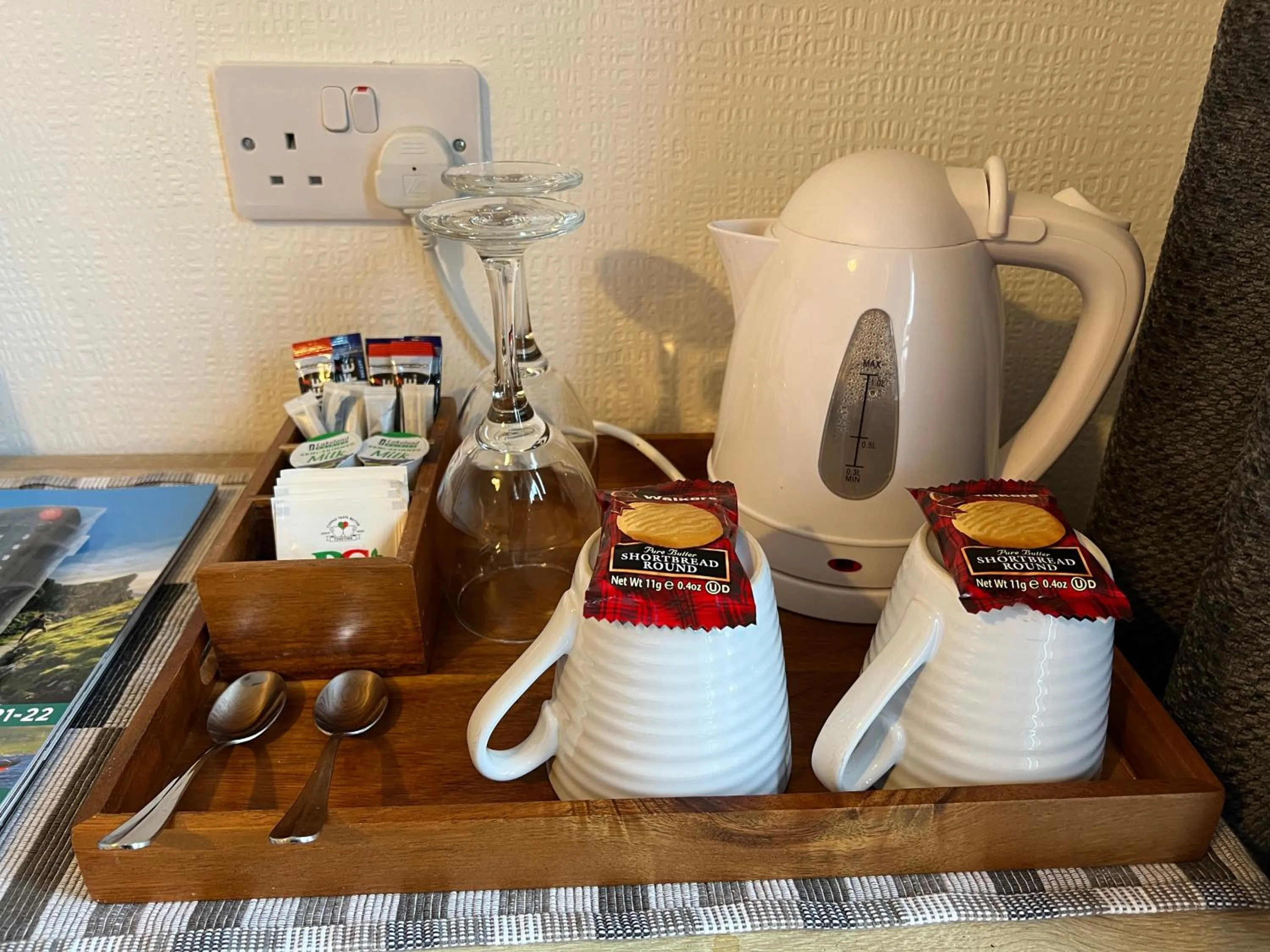 Coffee/tea facilities in Loch Eyre House
