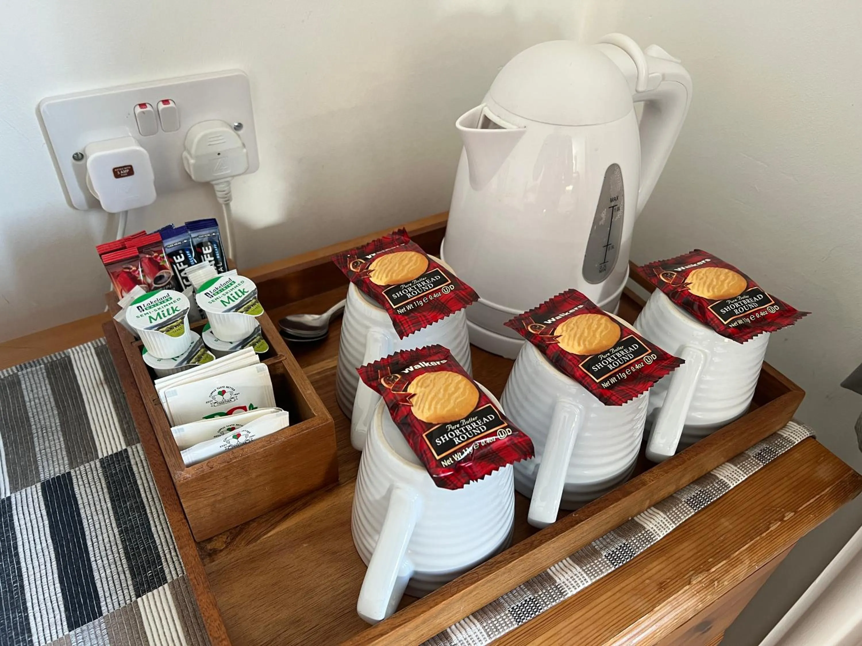 Coffee/tea facilities in Loch Eyre House