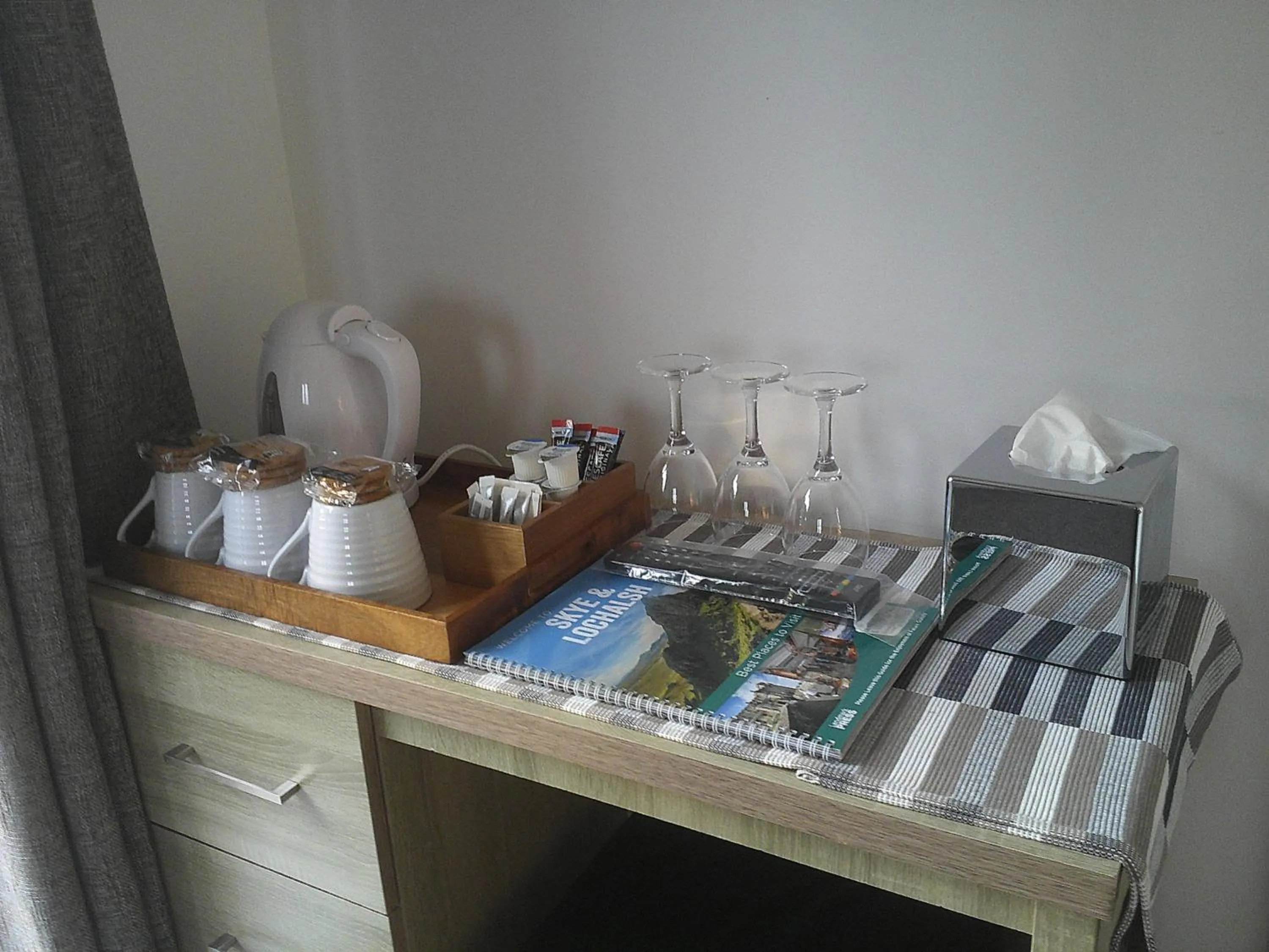 Coffee/tea facilities in Loch Eyre House
