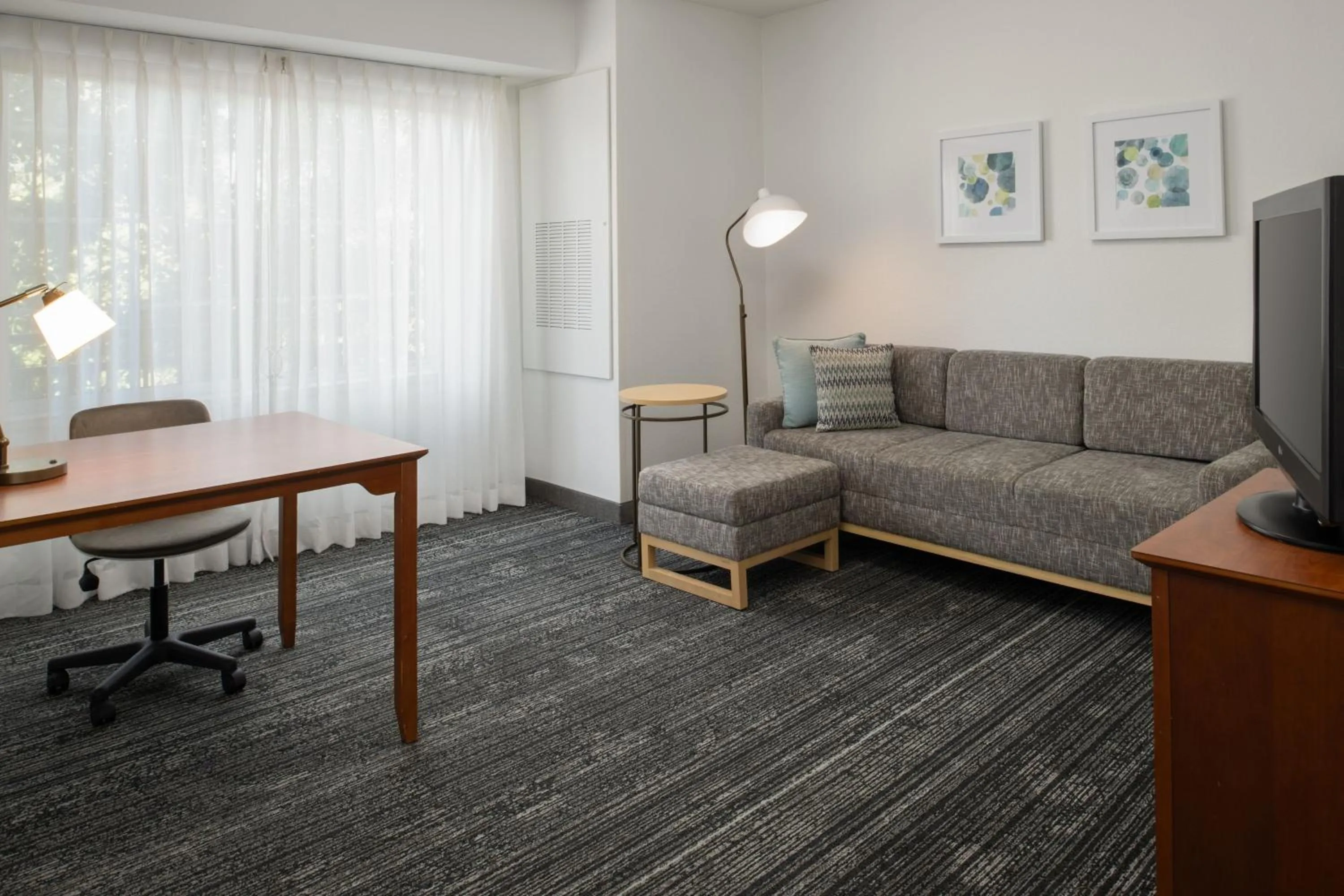 Living room in TownePlace Suites San Jose Campbell