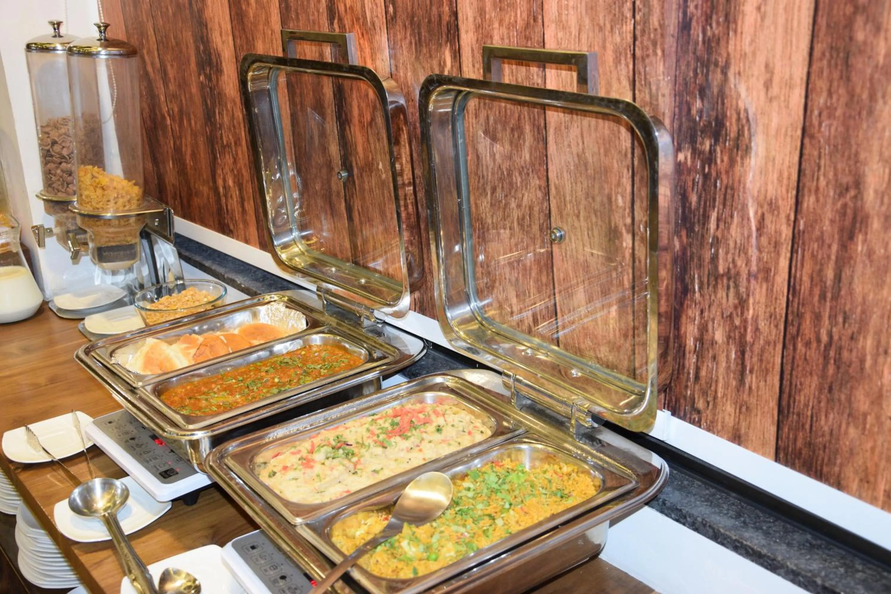 Food and drinks in Hotel City Inn