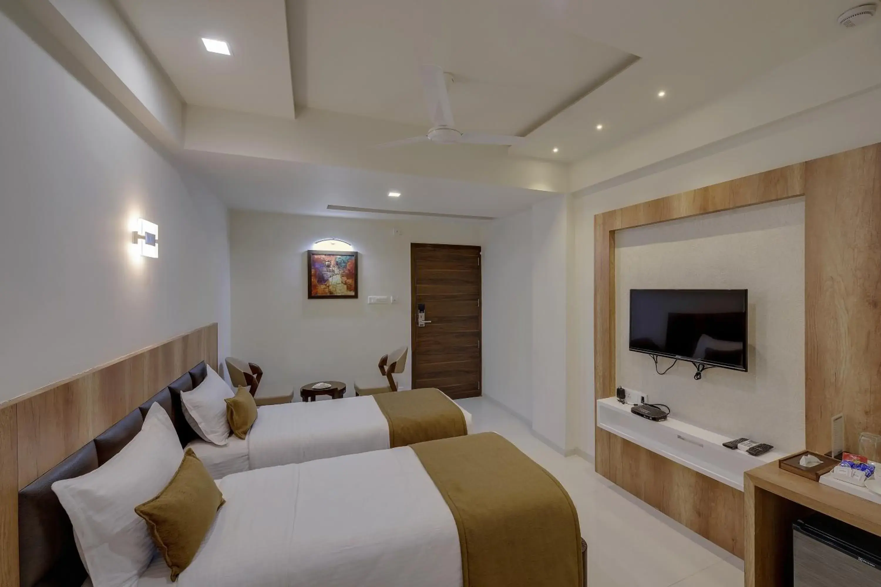 Photo of the whole room, Bed in Hotel City Inn Photo of the whole room, Bed in Hotel City Inn