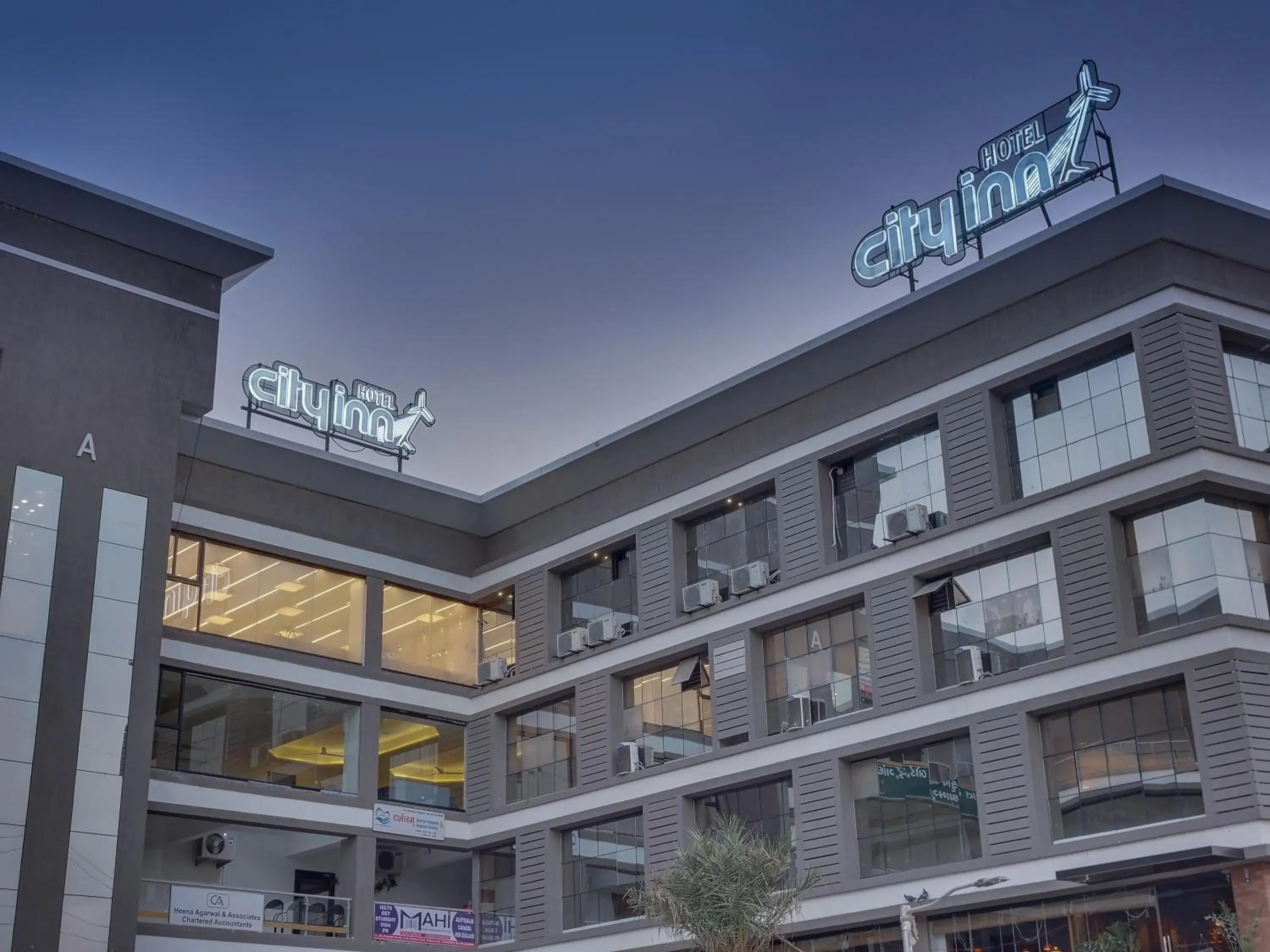 Property building in Hotel City Inn Property building in Hotel City Inn