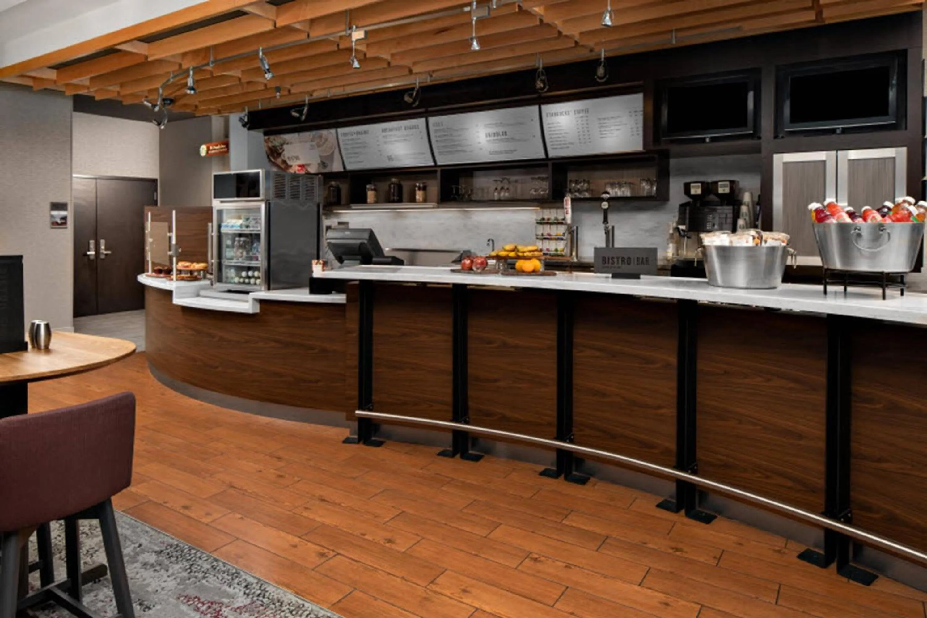 Breakfast in Courtyard by Marriott Raleigh North/Triangle Town Center