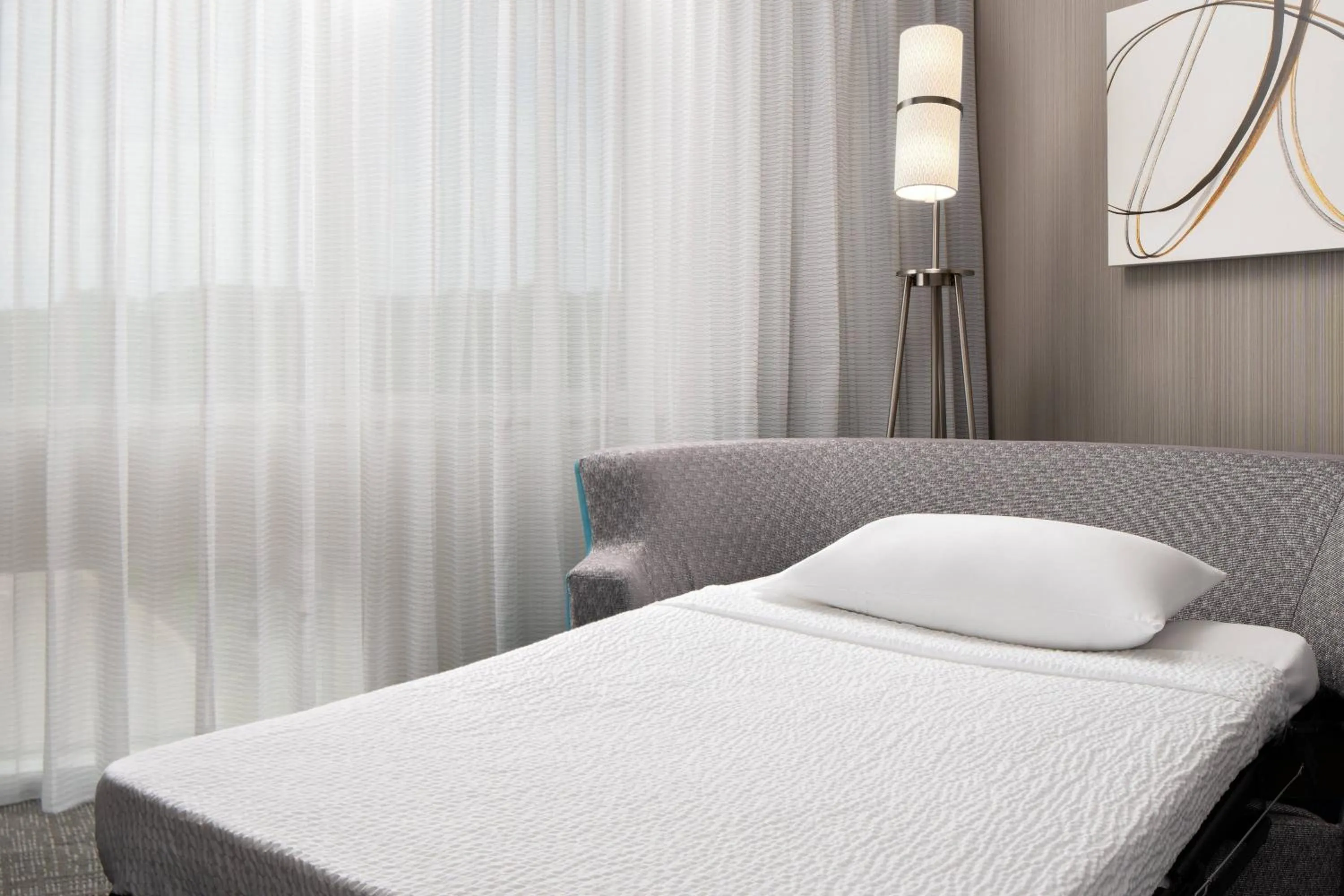 Photo of the whole room, Bed in Courtyard by Marriott Raleigh North/Triangle Town Center