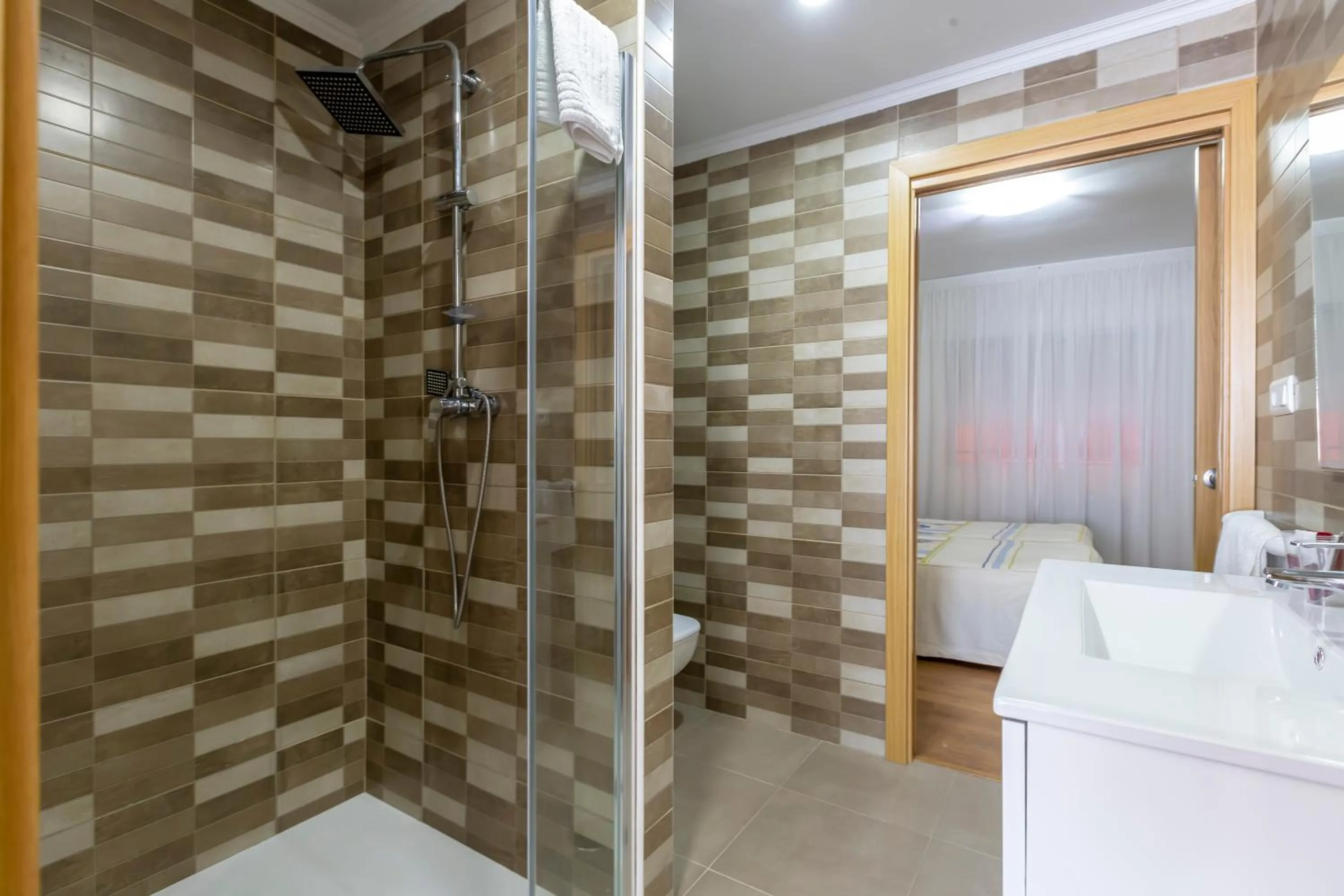 Shower in Hotel Nautilus