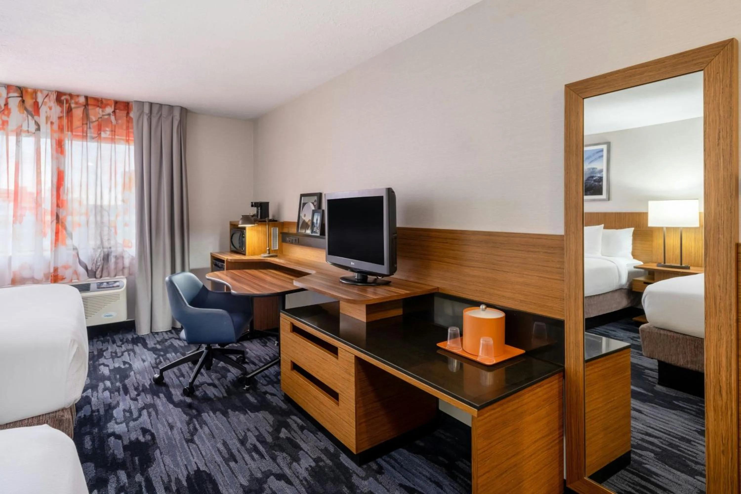 Photo of the whole room, Bed in Fairfield Inn & Suites by Marriott Salt Lake City Downtown