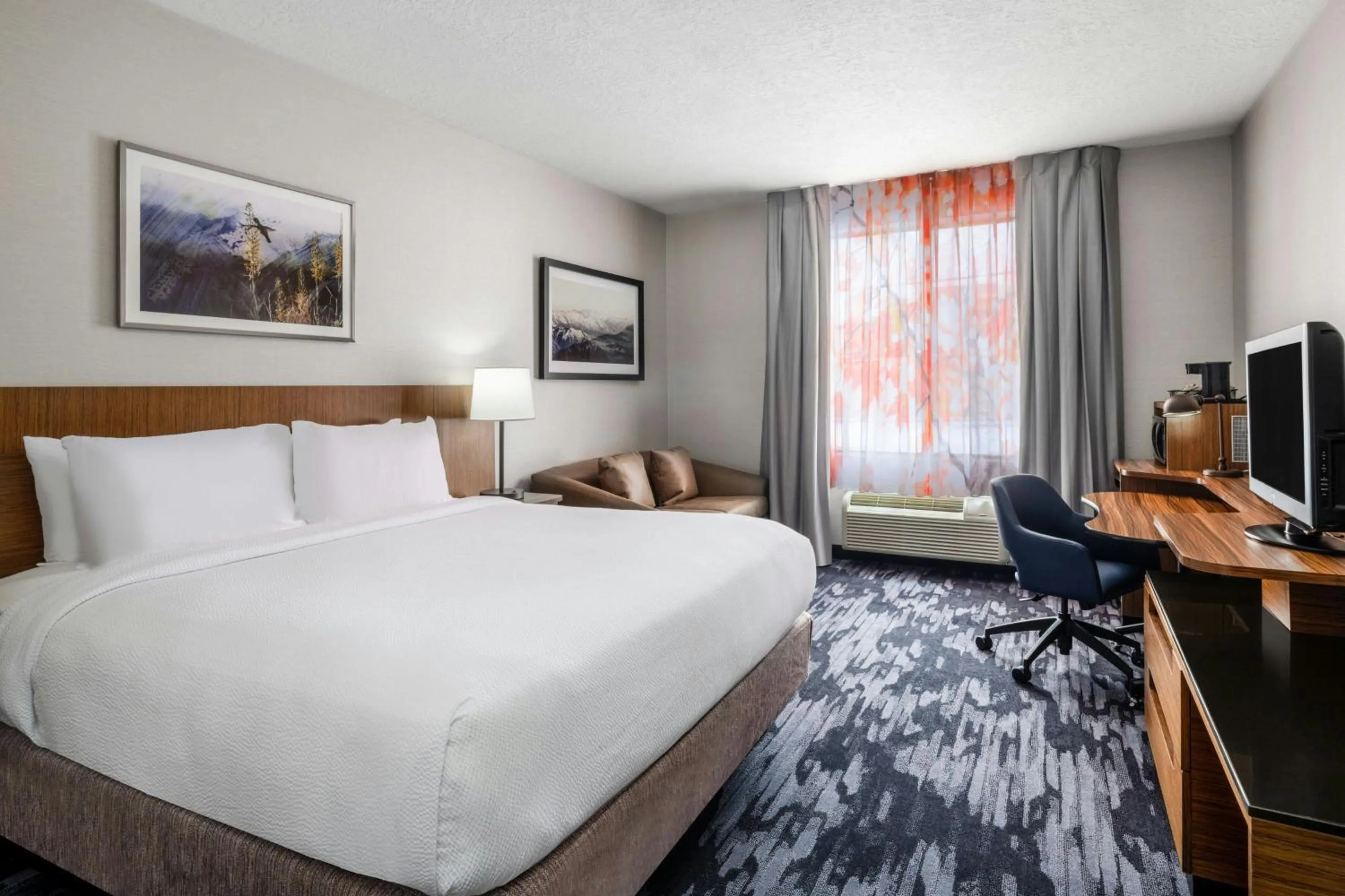 Photo of the whole room, Bed in Fairfield Inn & Suites by Marriott Salt Lake City Downtown