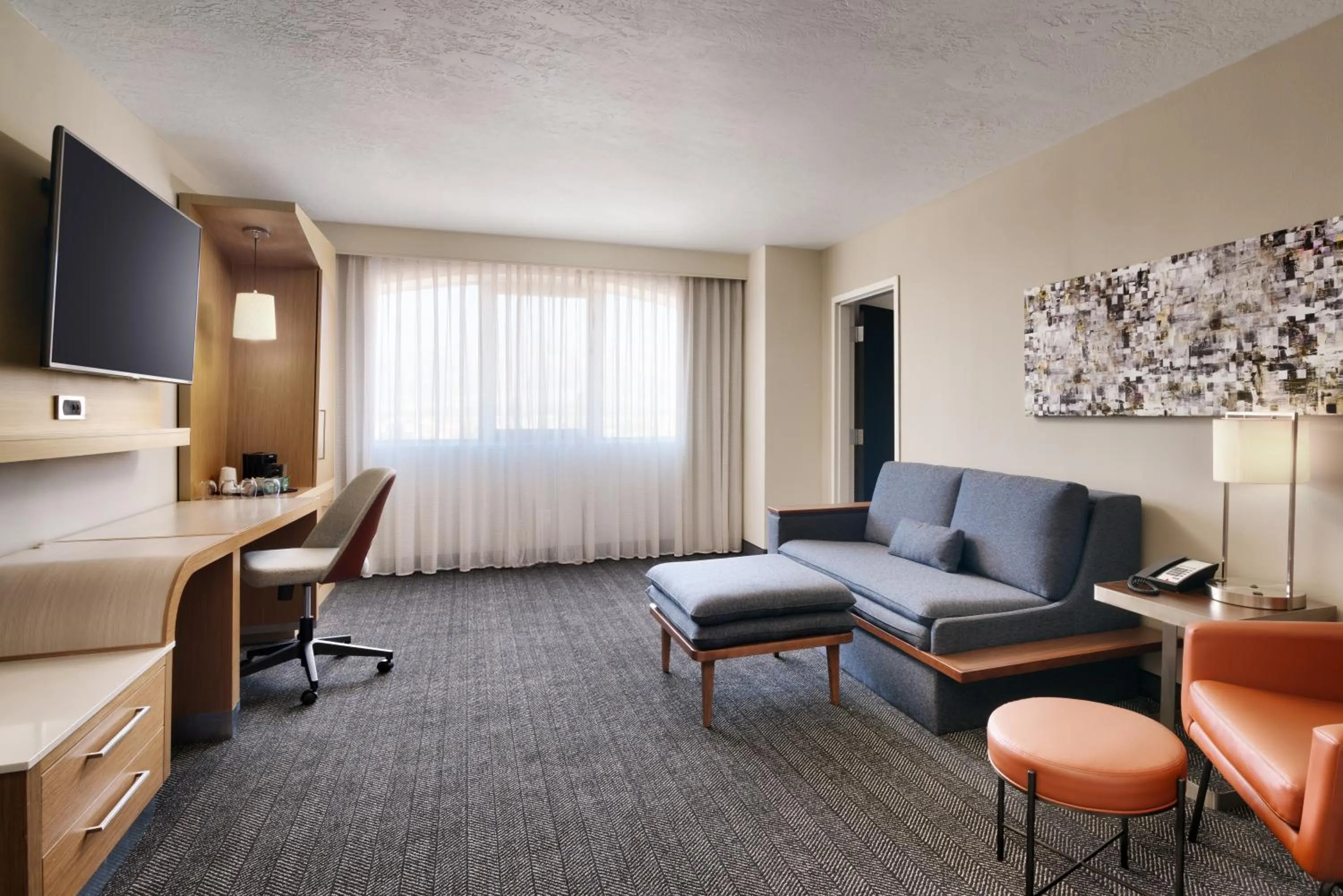 Living room in Courtyard by Marriott Ogden