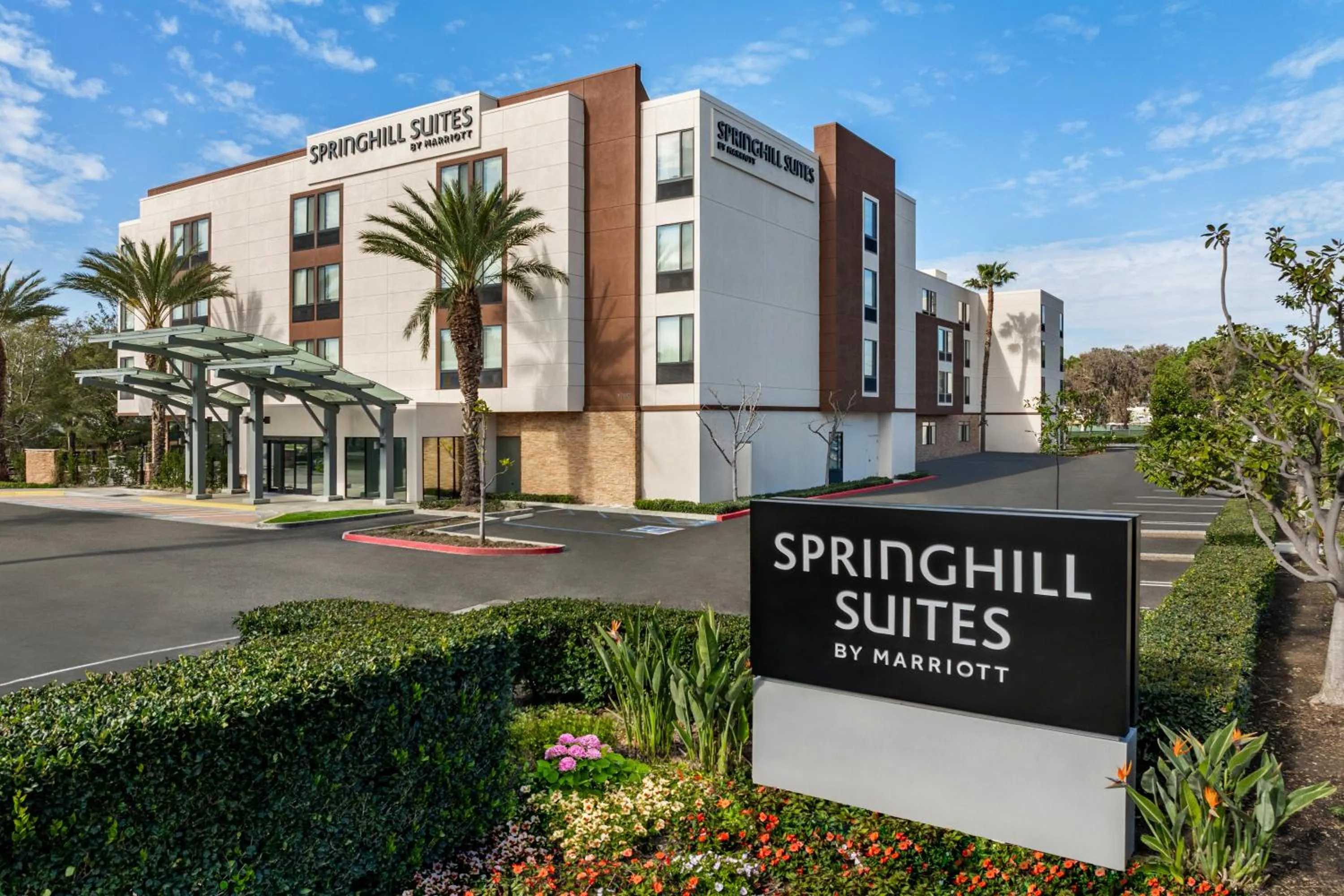 Property building in SpringHill Suites Irvine John Wayne Airport / Orange County