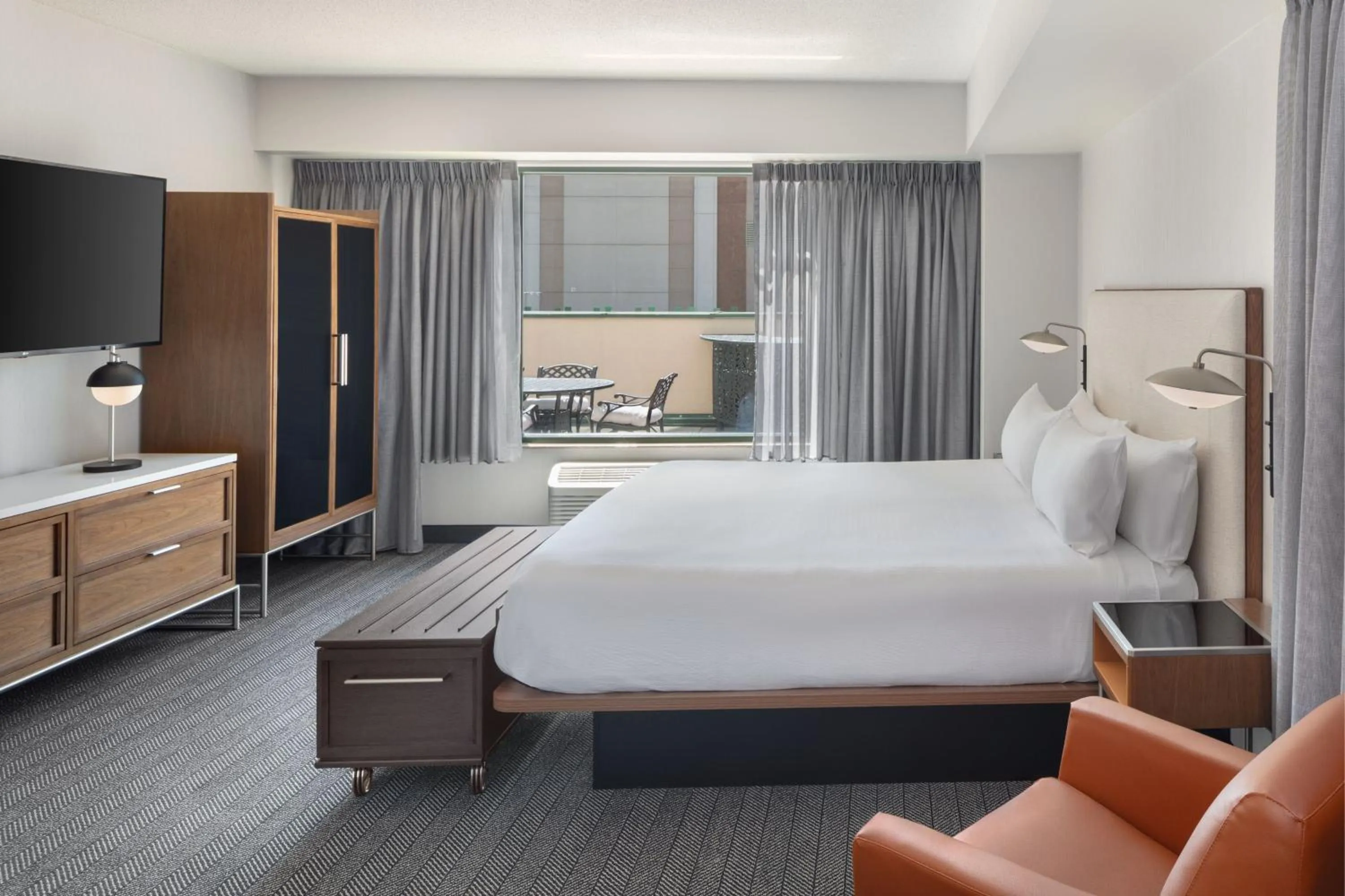 Bedroom, Bed in Courtyard by Marriott Stamford Downtown