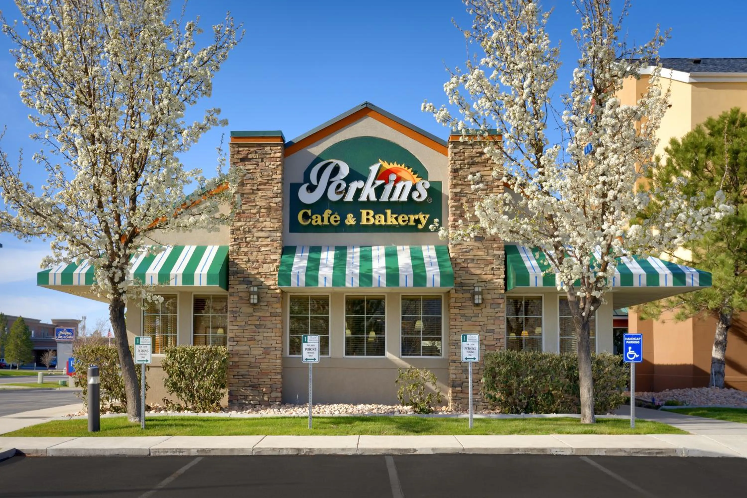 Restaurant/places to eat in Spark by Hilton Salt Lake City Airport