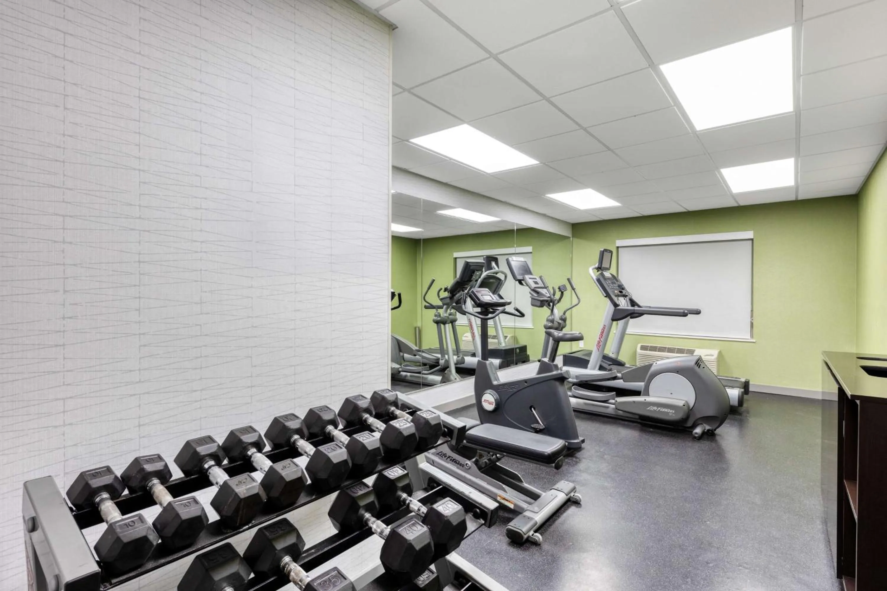 Fitness centre/facilities in Spark by Hilton Salt Lake City Airport