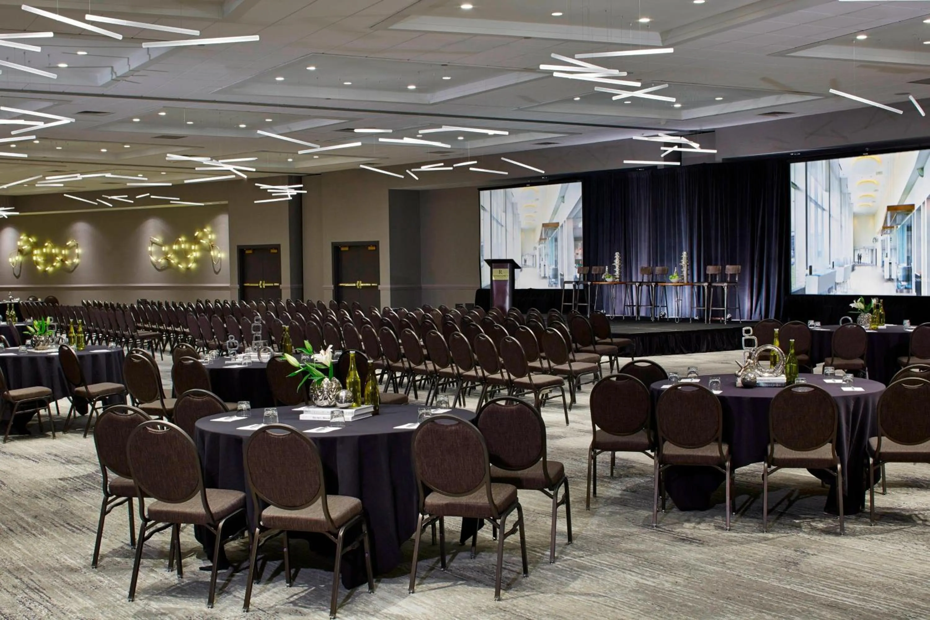 Meeting/conference room in Renaissance St. Louis Airport Hotel