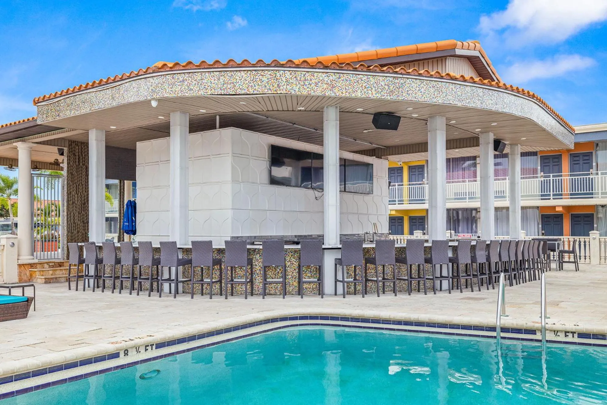 Patio in Quality Inn and Conference Center Tampa-Brandon