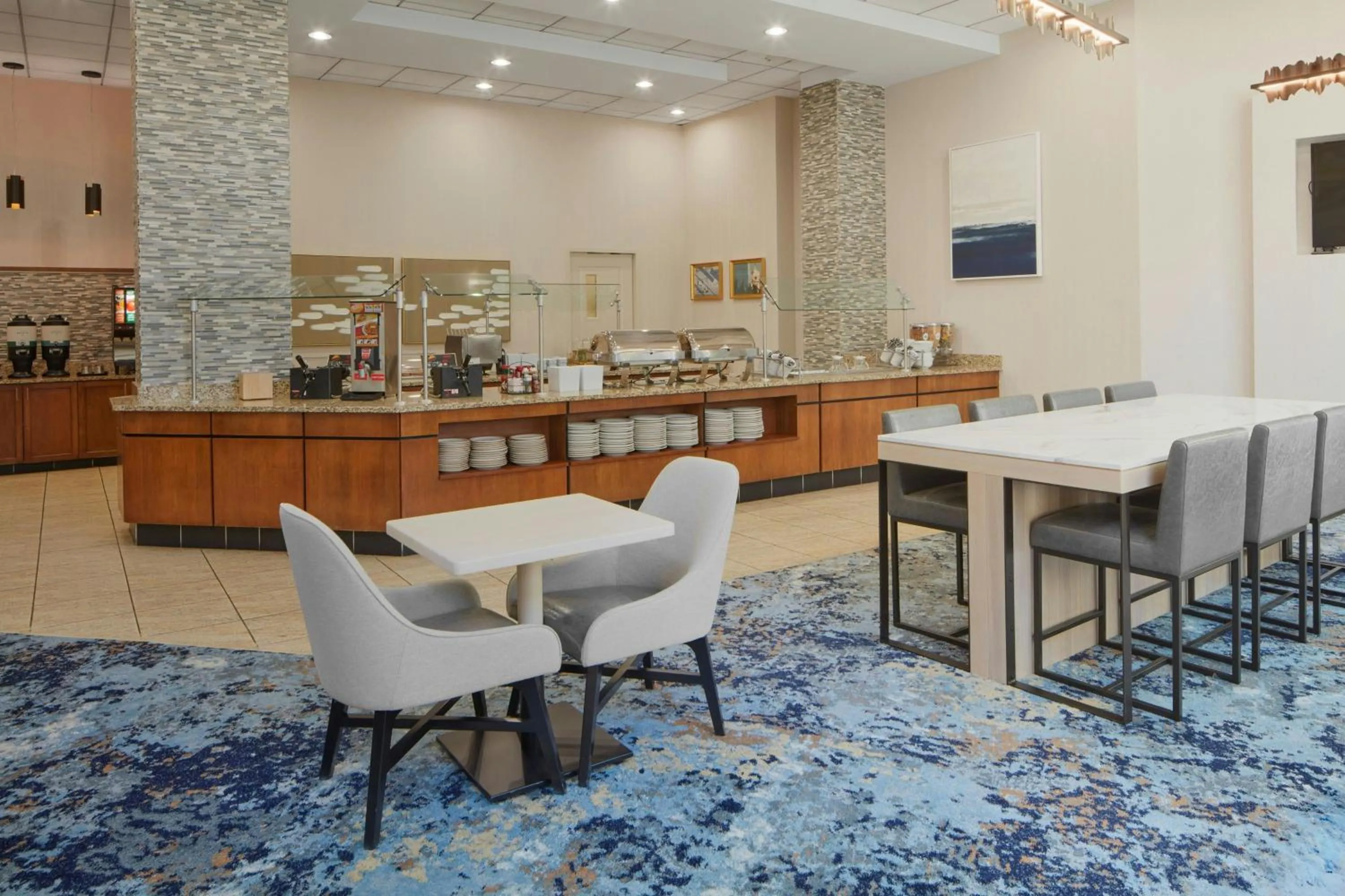 Restaurant/places to eat in Residence Inn Arlington Courthouse