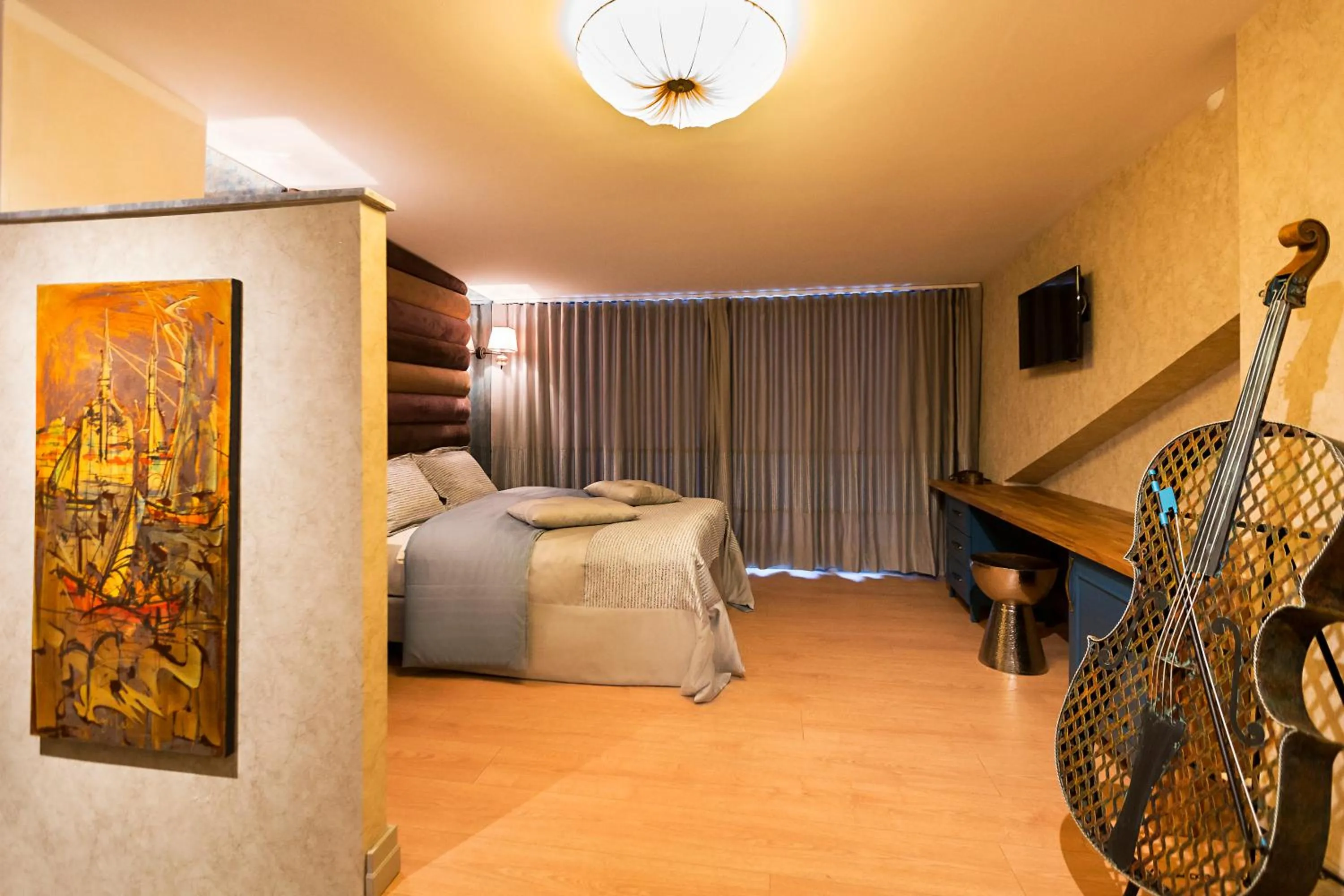 Bed in Sublime Porte Hotel