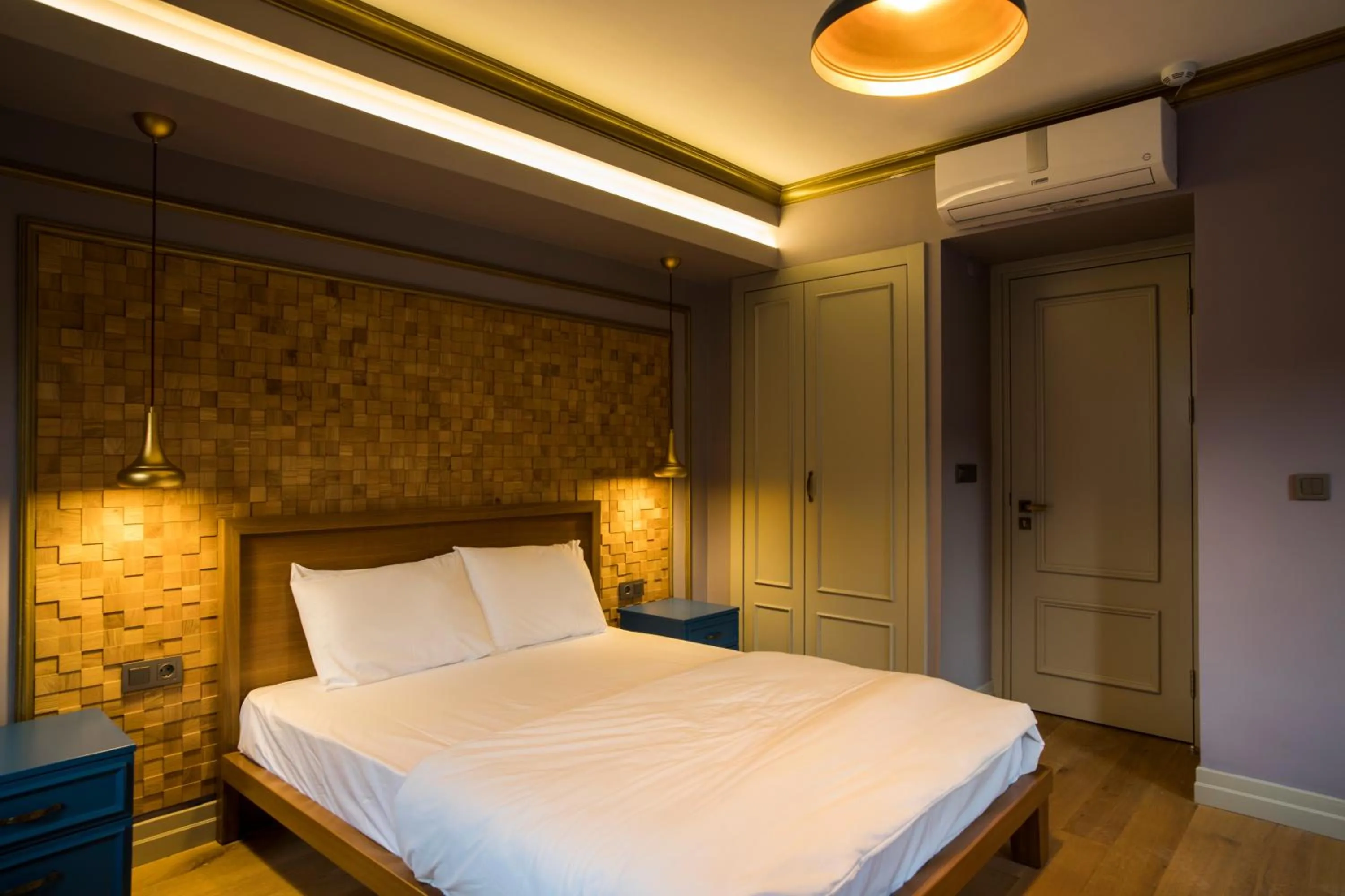 Bed in Sublime Porte Hotel