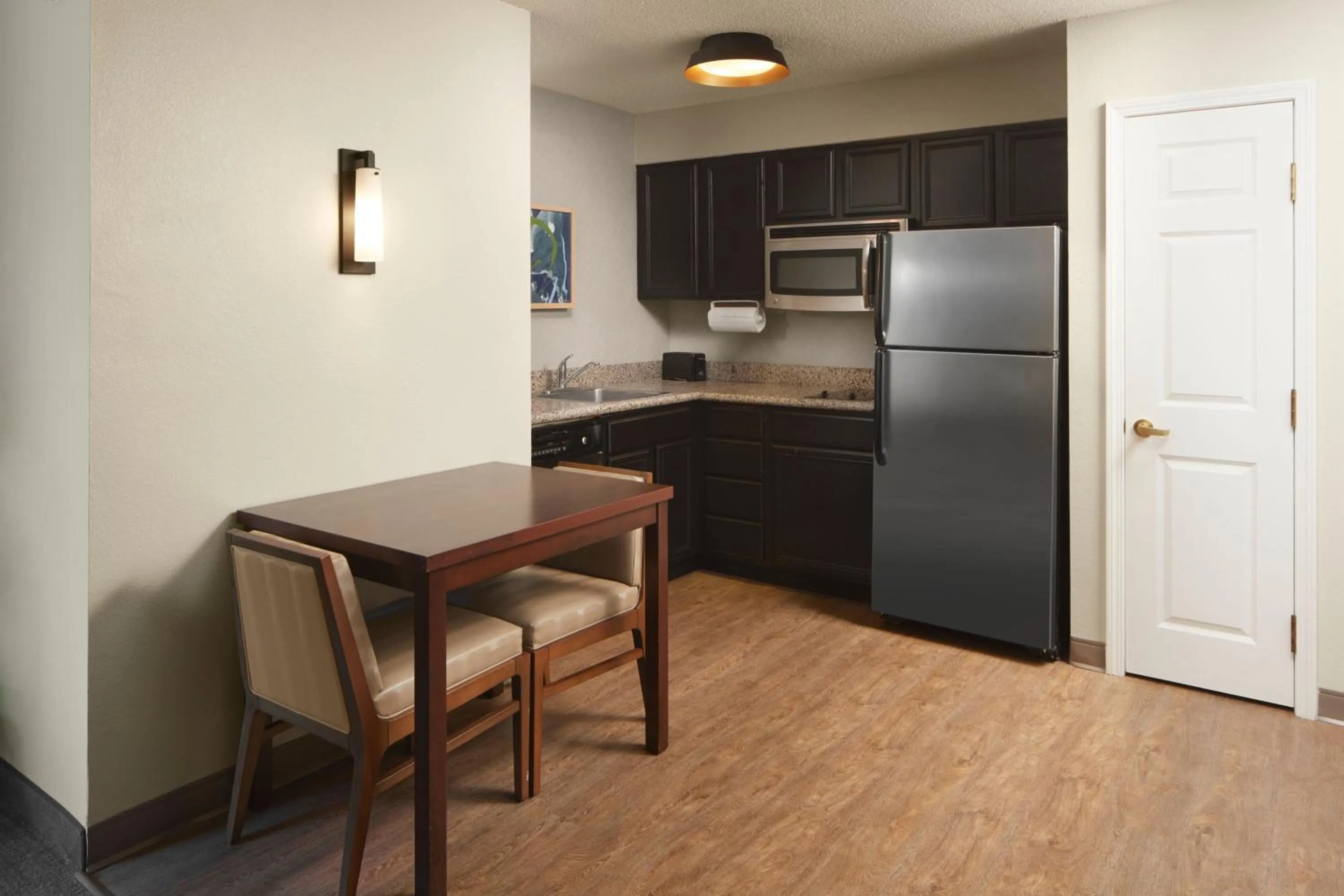 Kitchen or kitchenette in Residence Inn Arlington Rosslyn