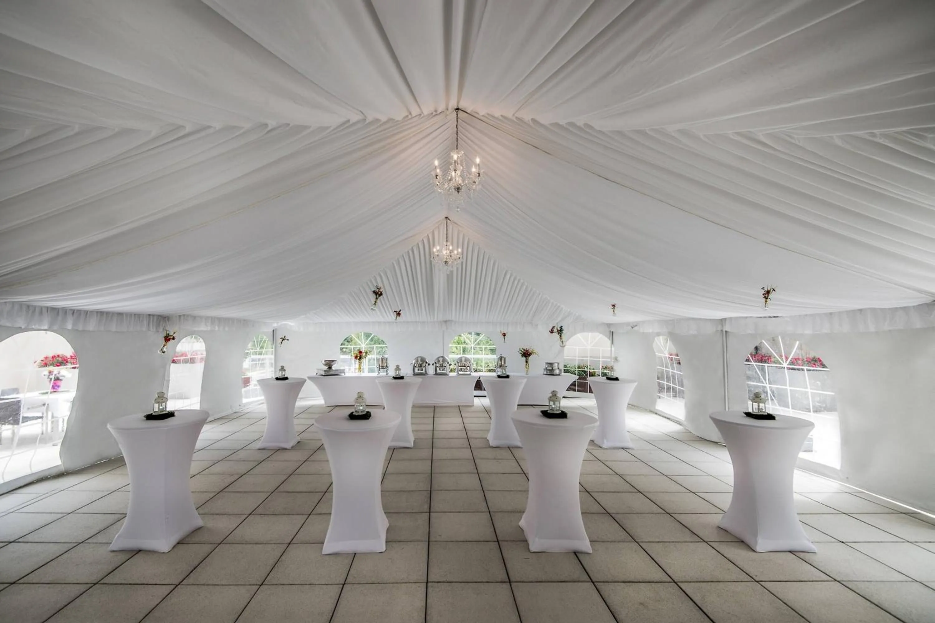 Lobby or reception in Courtyard by Marriott Bethesda Chevy Chase