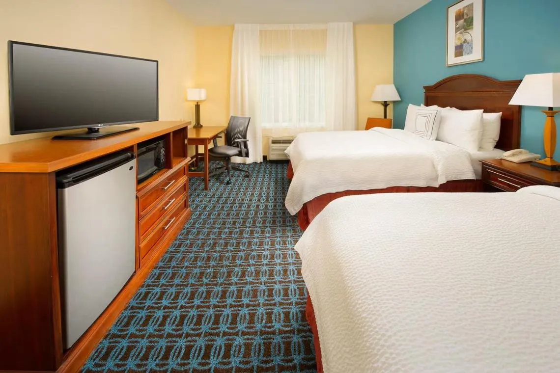 Bed in Fairfield Inn & Suites by Marriott Waco North