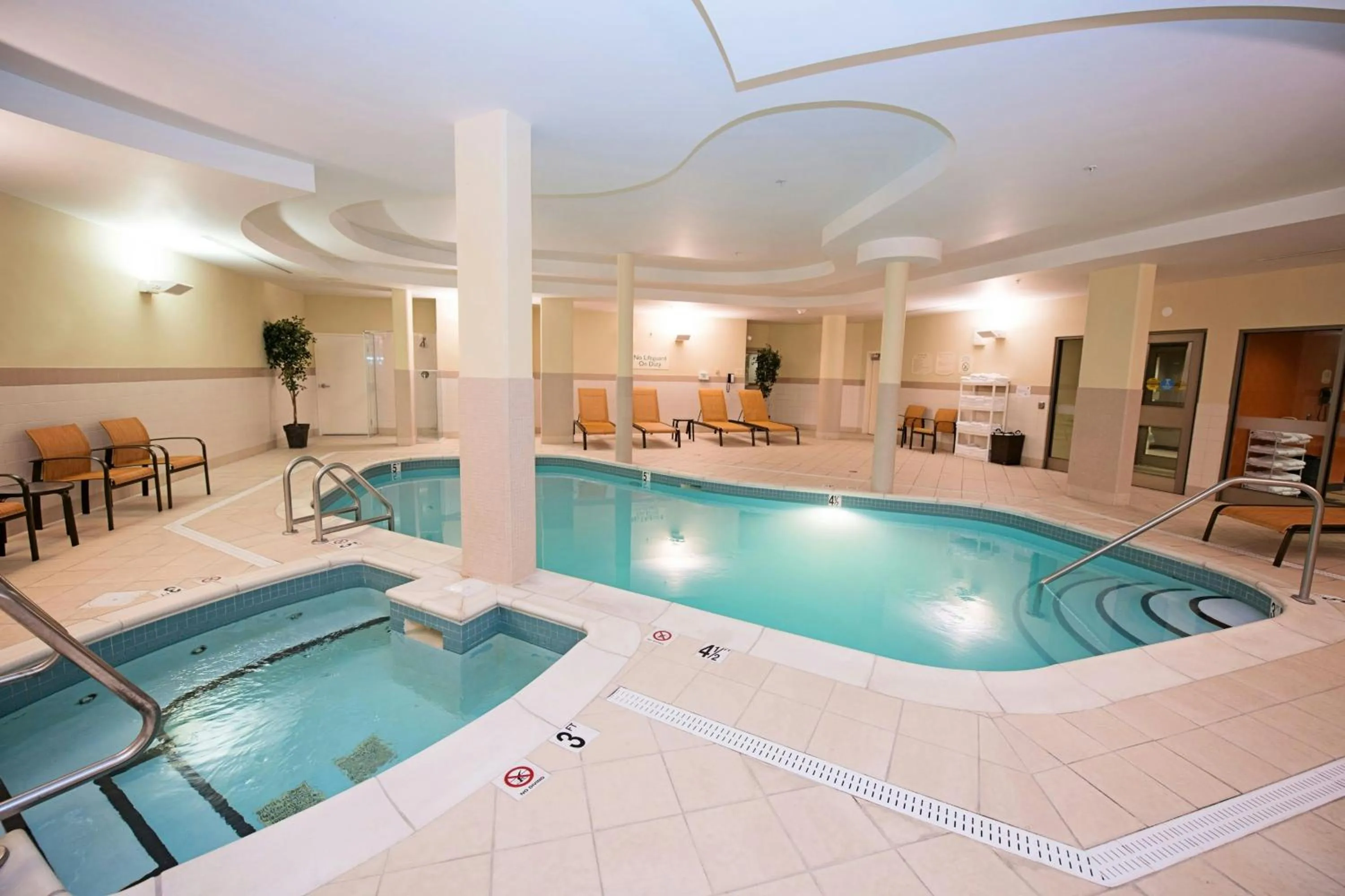 Swimming pool in Courtyard by Marriott Halifax Downtown