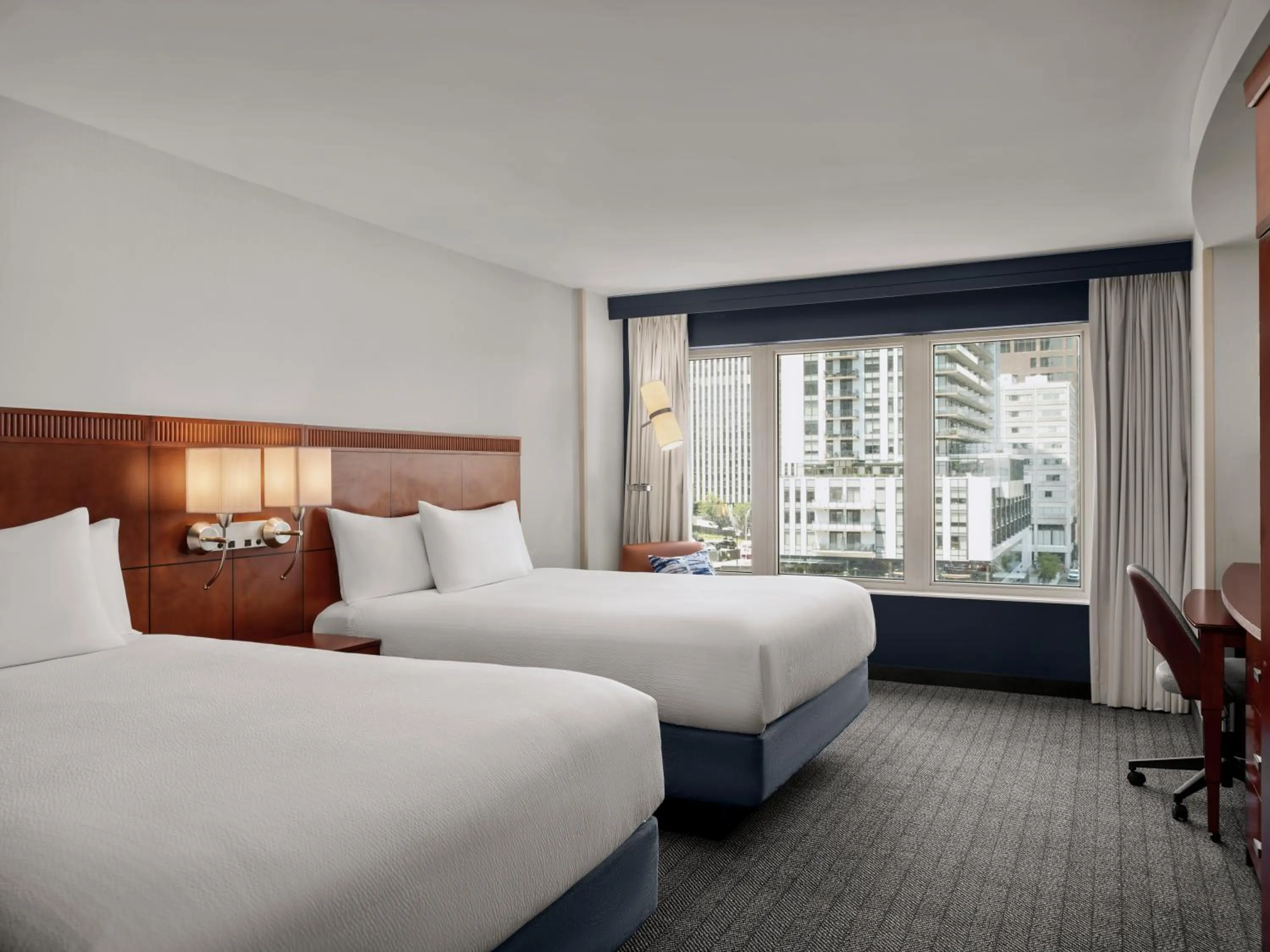 Bed in Courtyard by Marriott Halifax Downtown