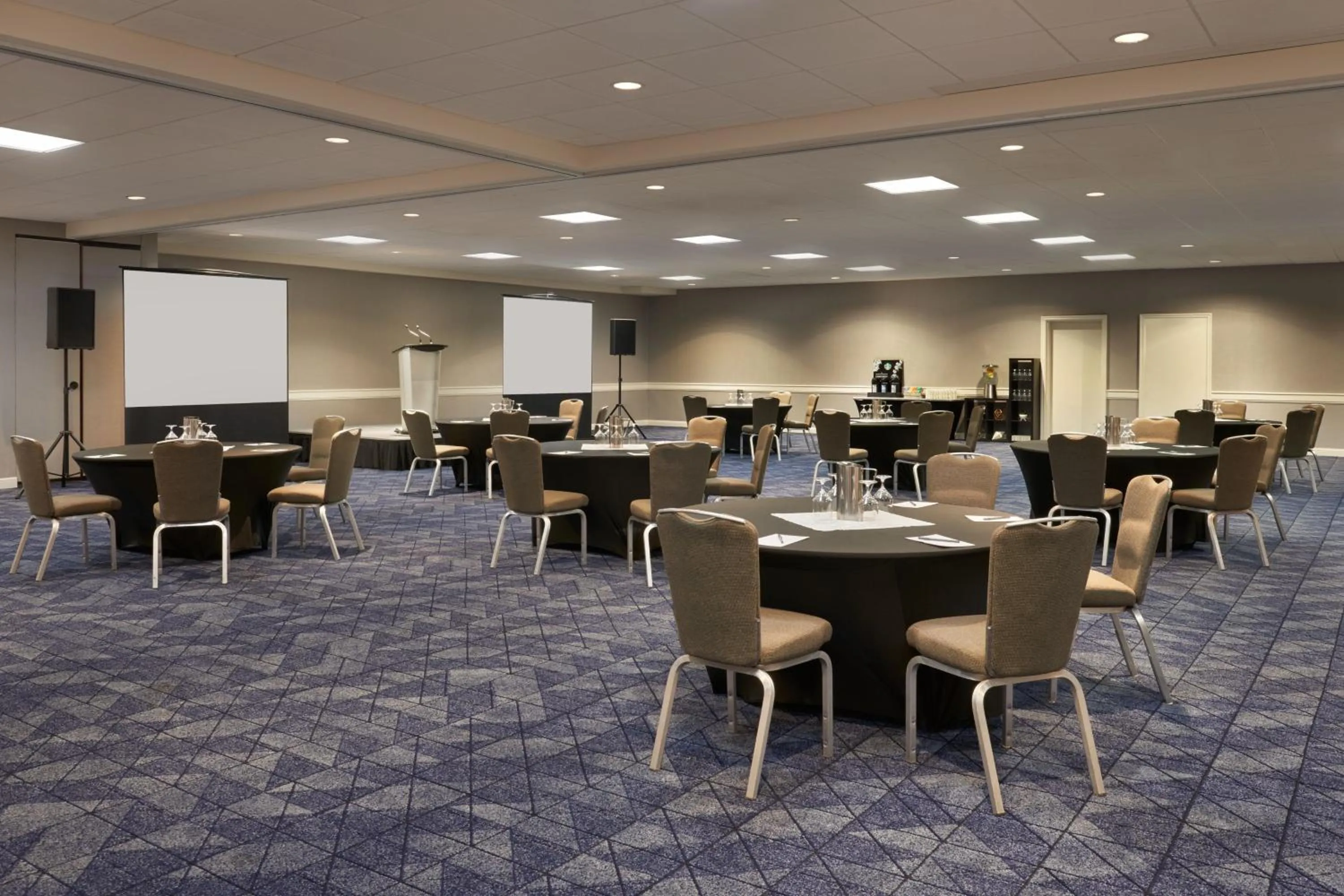 Meeting/conference room in Courtyard by Marriott Ottawa Downtown