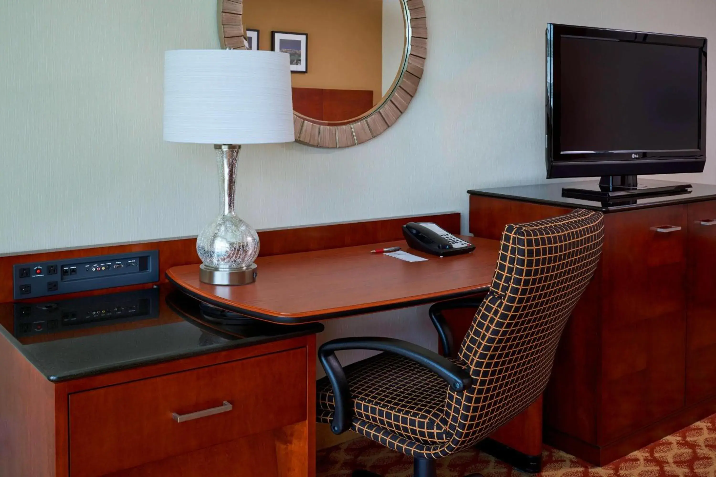 Guest King Room in Ottawa Marriott Hotel Guest King Room in Ottawa Marriott Hotel