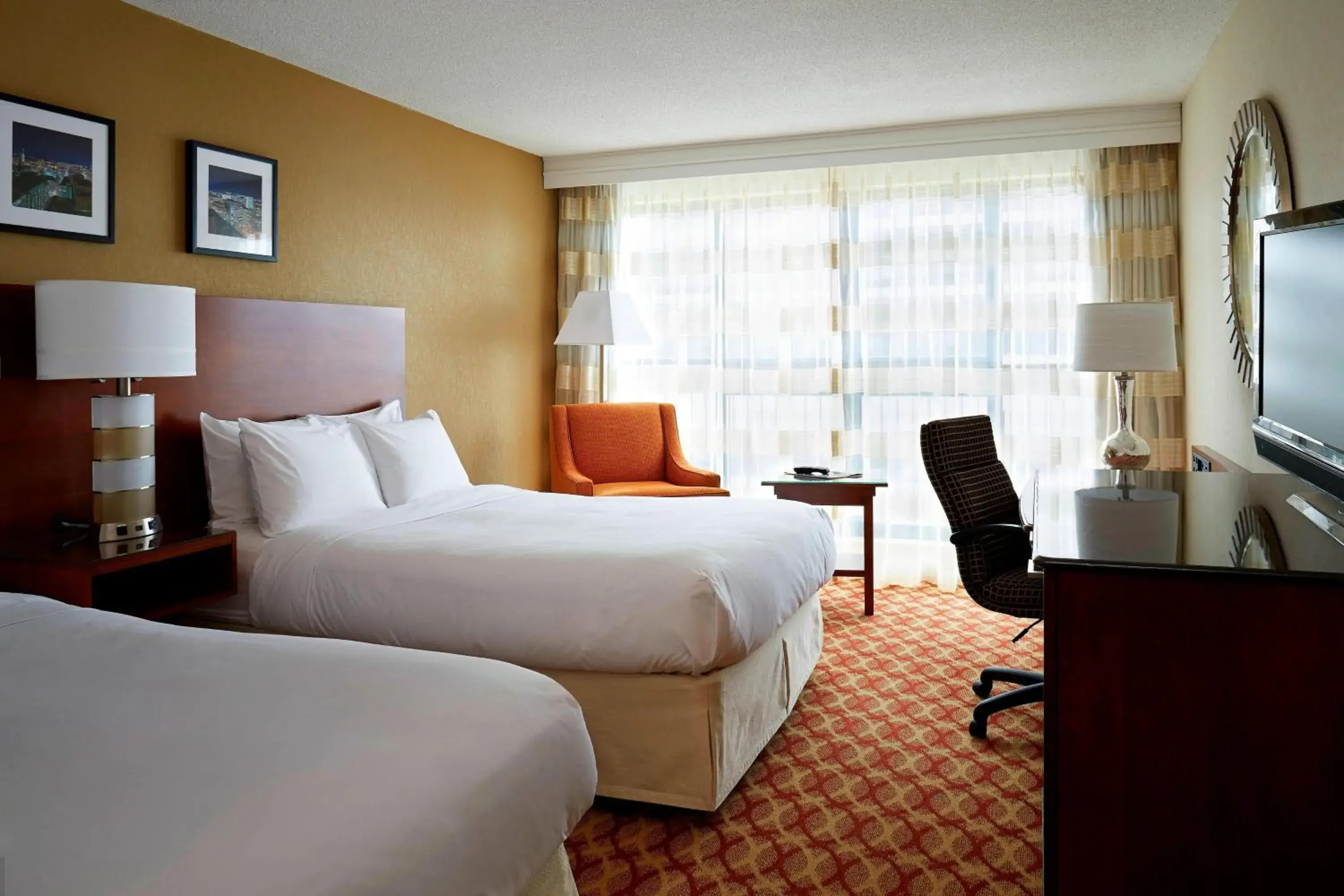 Guest Room with Two Double Beds in Ottawa Marriott Hotel Guest Room with Two Double Beds in Ottawa Marriott Hotel