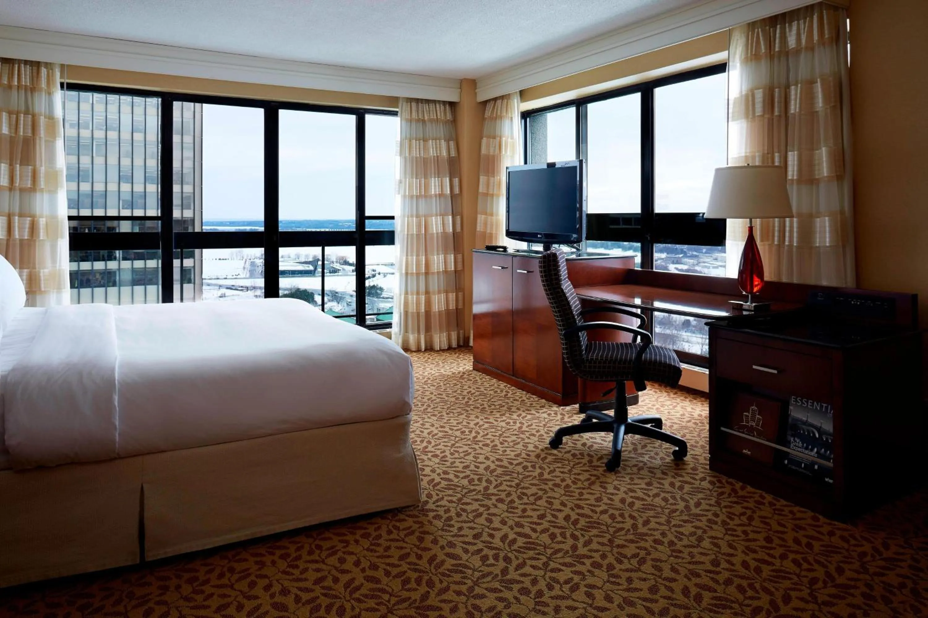 Photo of the whole room, Bed in Ottawa Marriott Hotel