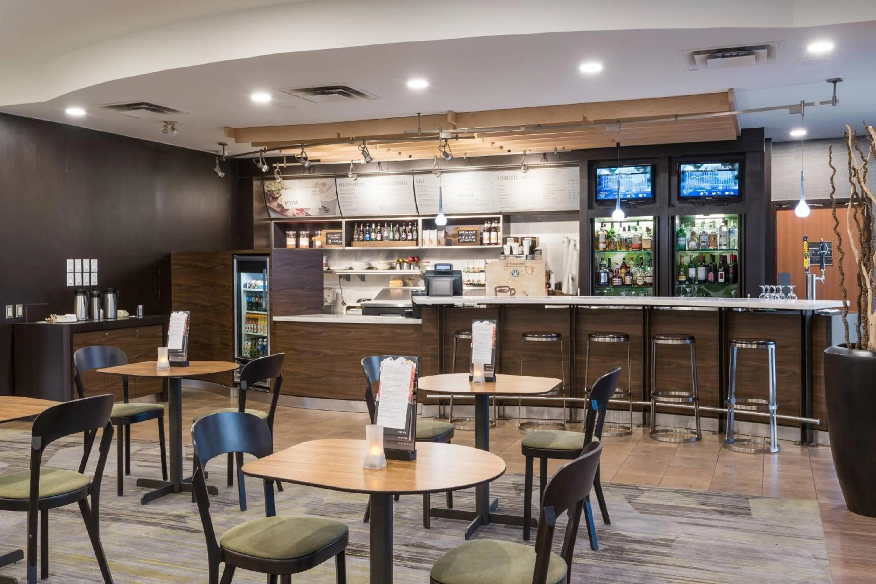 Restaurant/places to eat in Courtyard by Marriott Toronto Vaughan