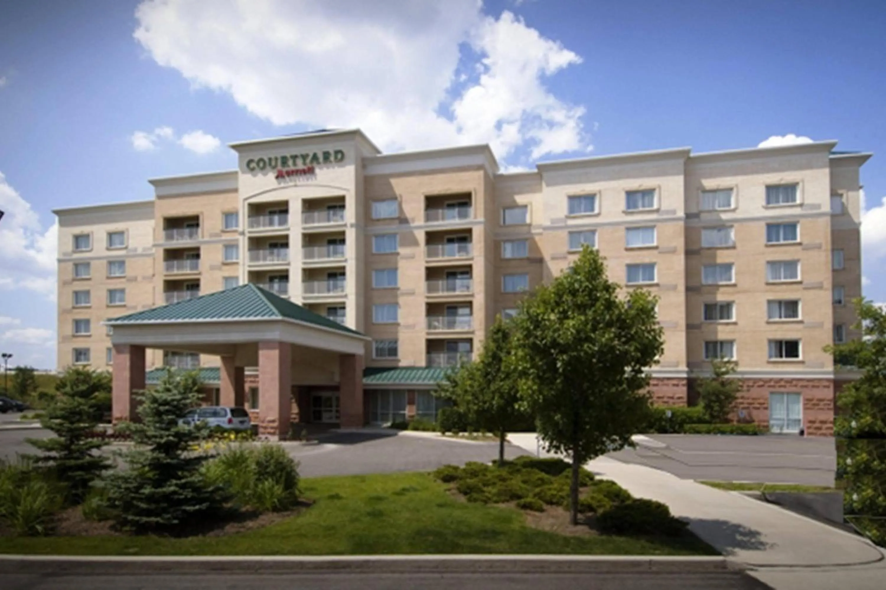 Property building in Courtyard by Marriott Toronto Vaughan