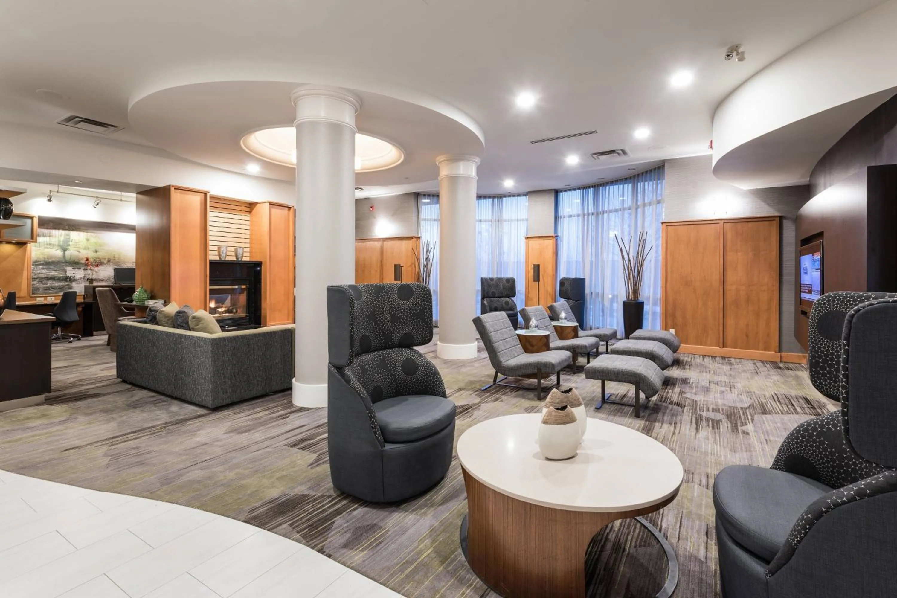 Lobby or reception in Courtyard by Marriott Toronto Vaughan