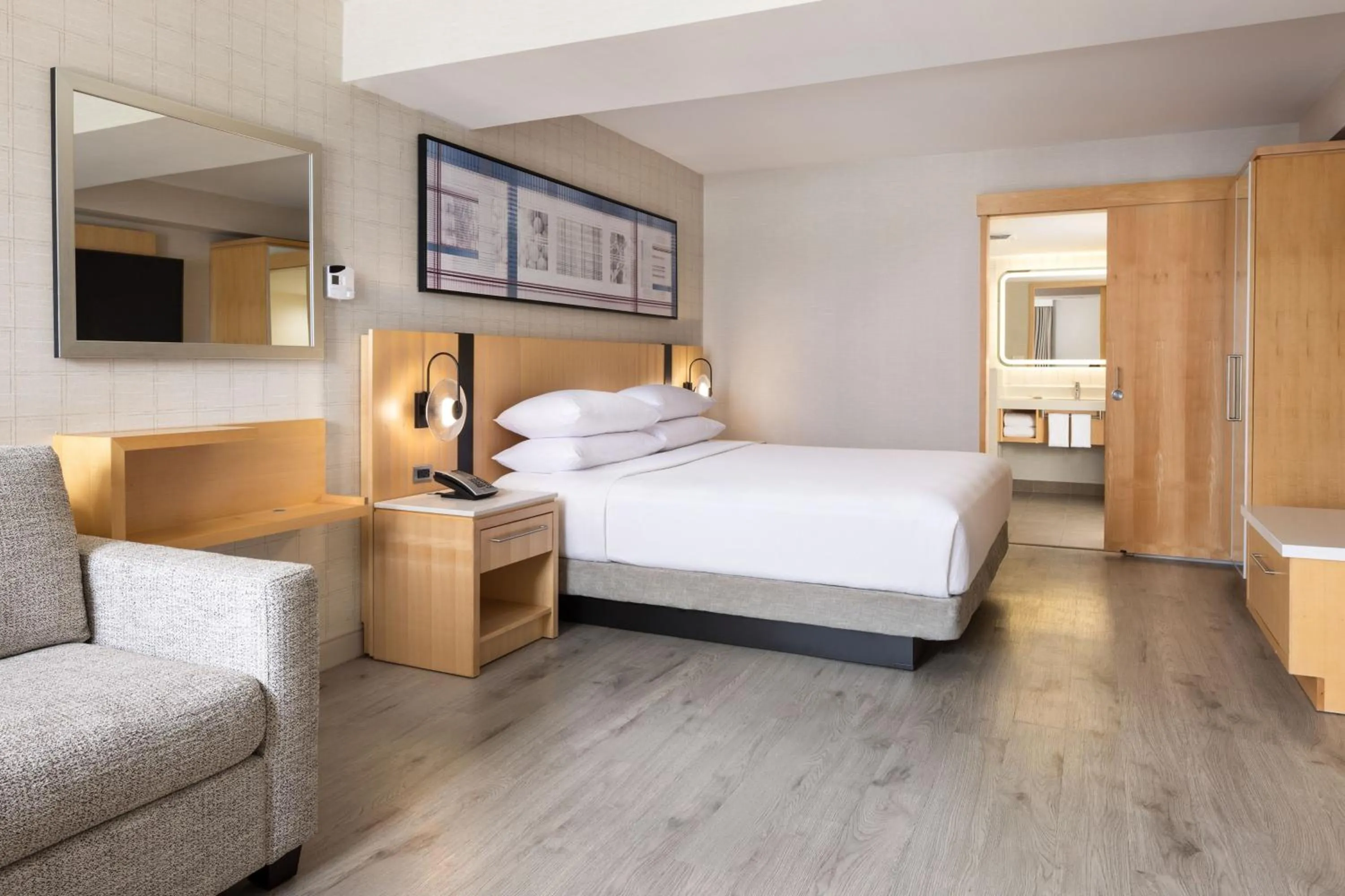 Photo of the whole room, Bed in Delta Hotels by Marriott Grand Okanagan Resort