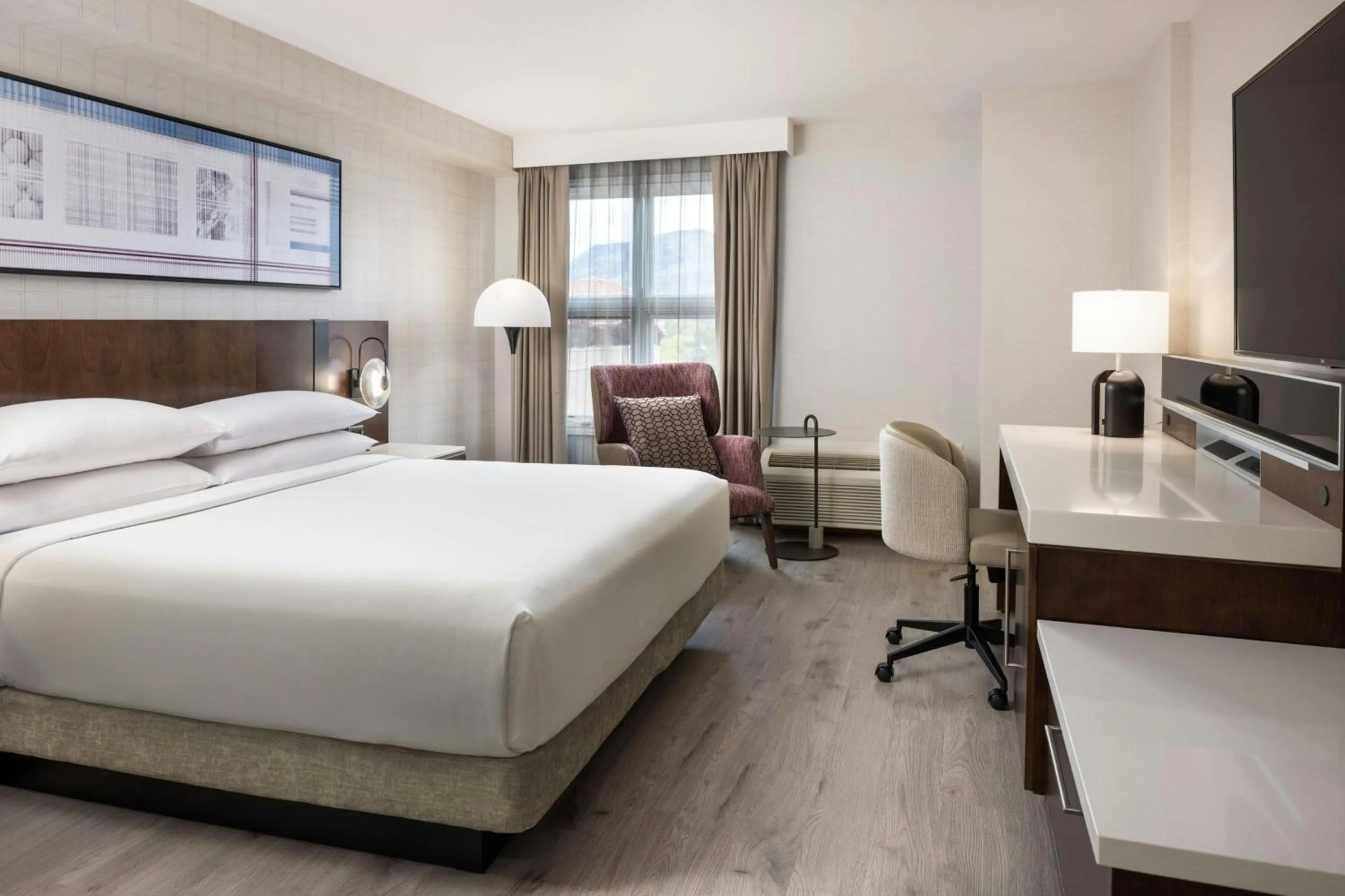 Photo of the whole room, Bed in Delta Hotels by Marriott Grand Okanagan Resort