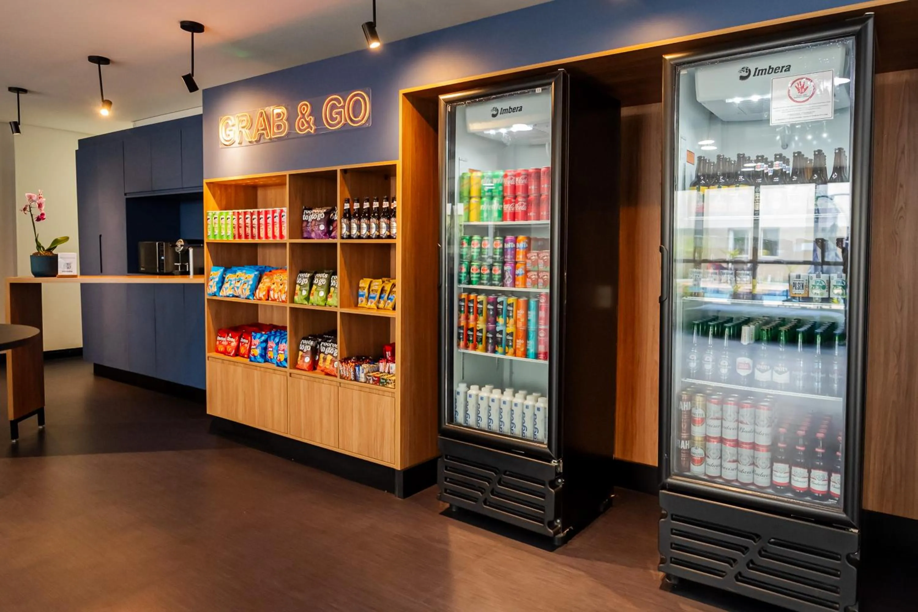 Lounge or bar in Ibis Styles Campinas Alphaville