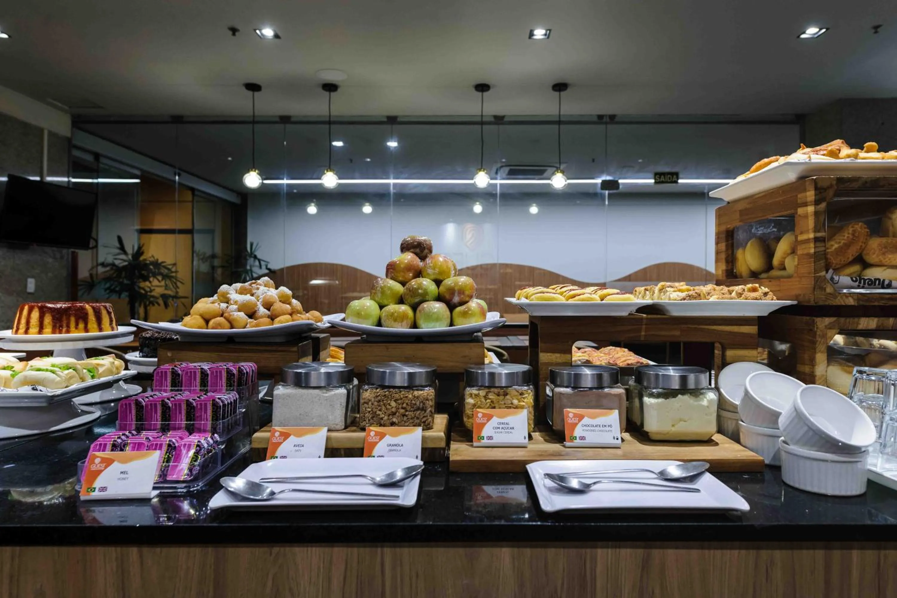 Food in Vitoria Praia Hotel