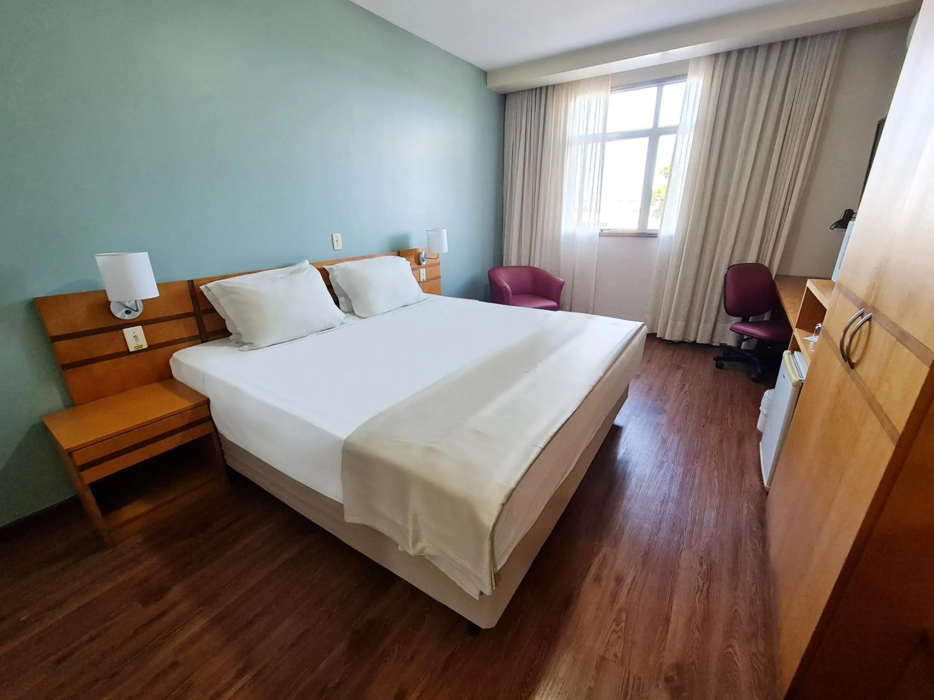 Bedroom, Bed in Vitoria Praia Hotel