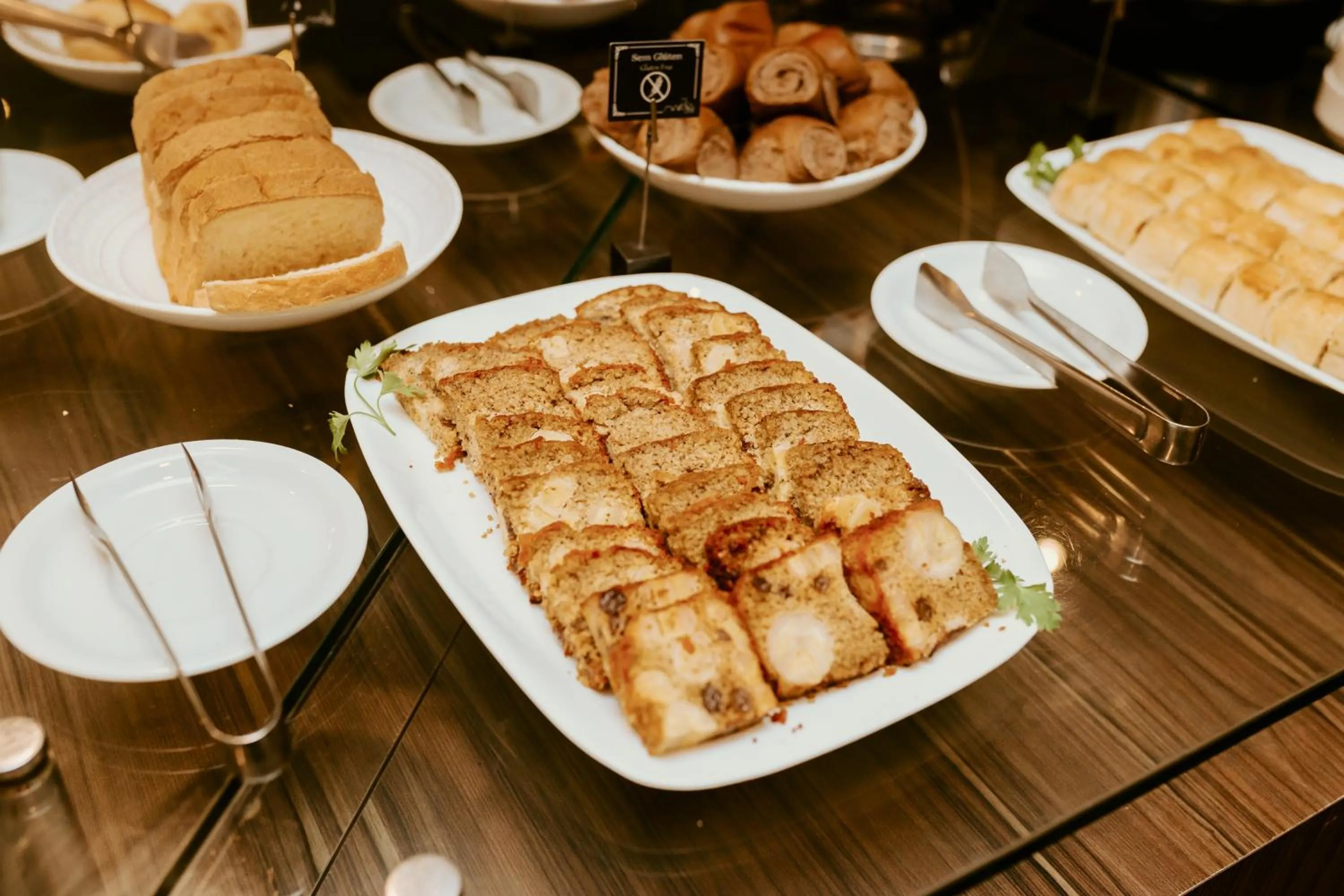 Buffet breakfast in Vitoria Praia Hotel